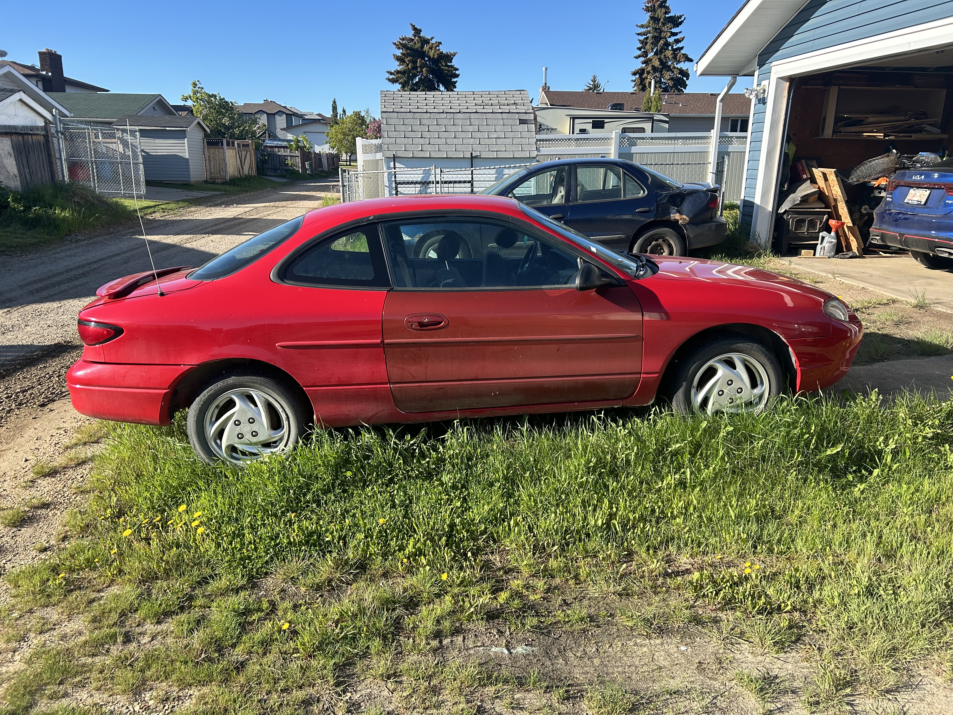 Photo of 2000 ford escort