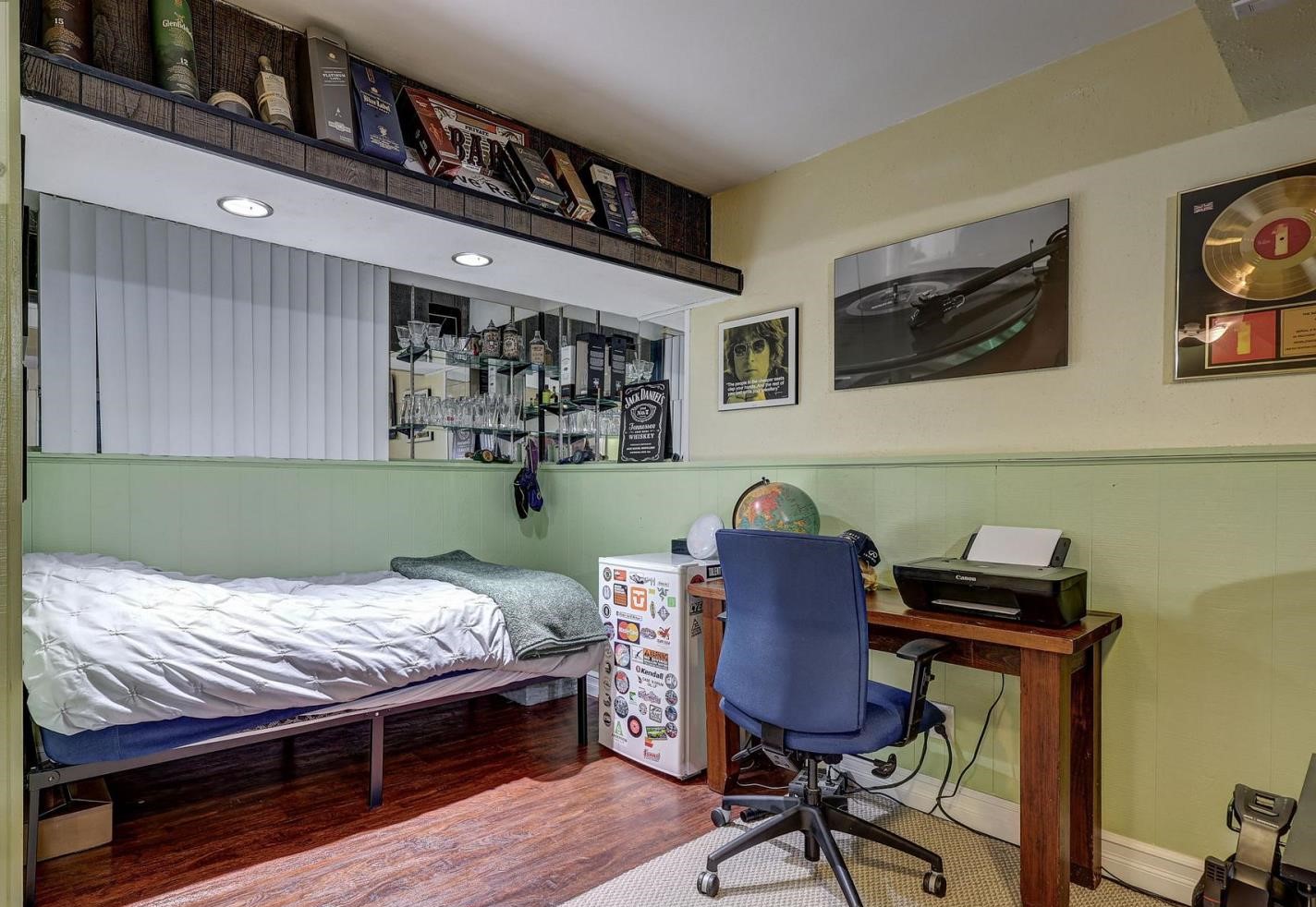 Photo of rooms for rent in London Ontario