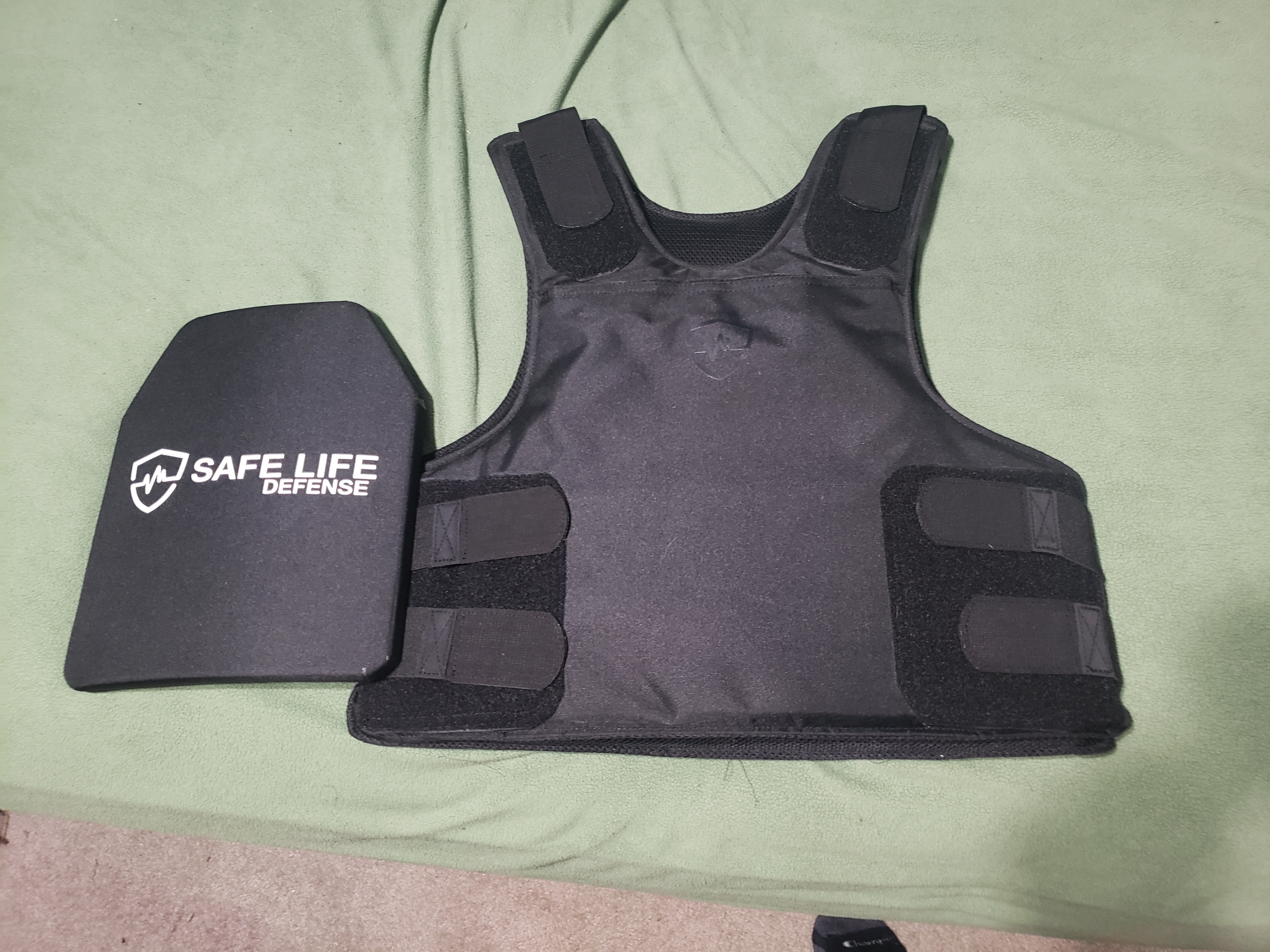 Photo of Nij level 3a vest with rifle plates for level 4