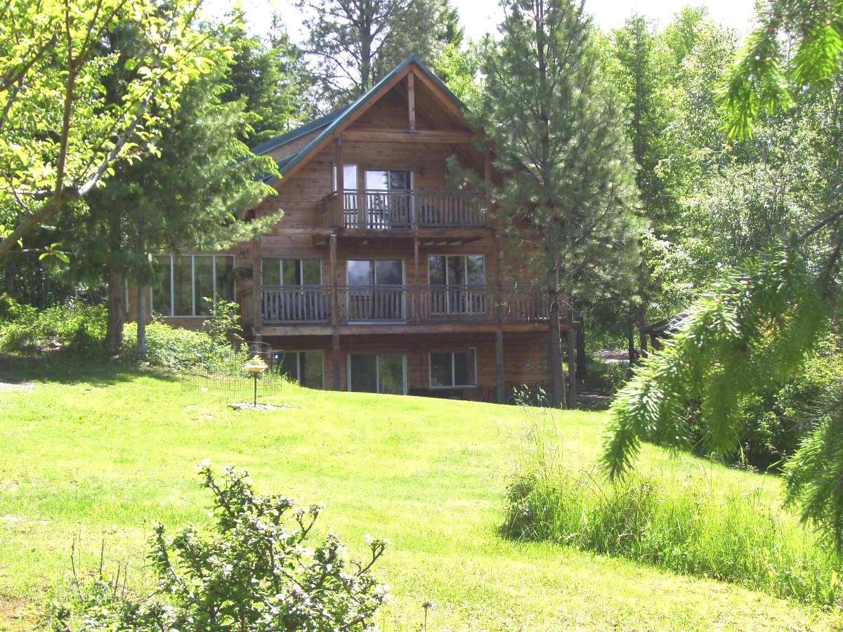 Photo of Retirement Acreage in BC