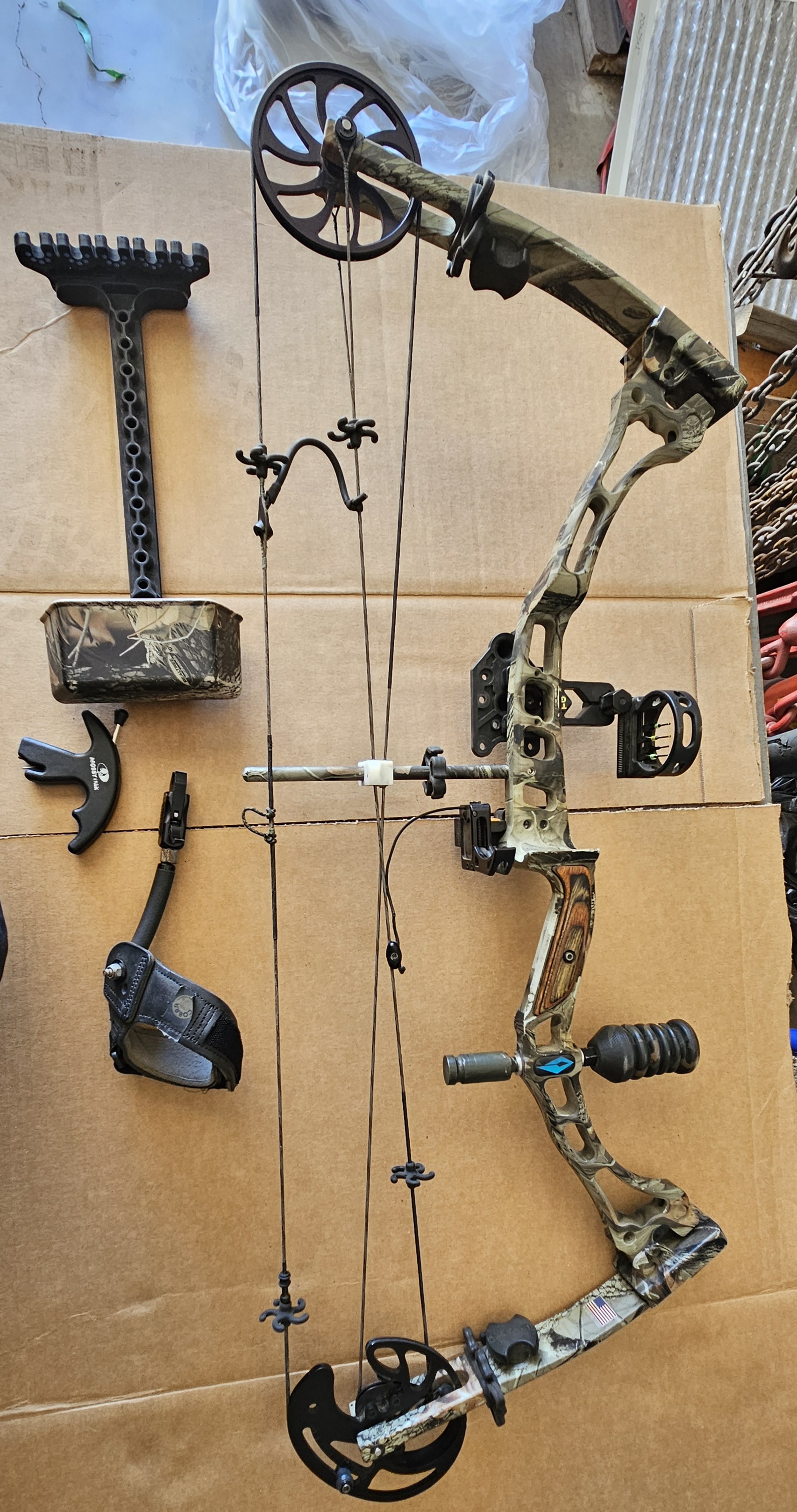 Photo of Bowtech Diamond Black Ice LH