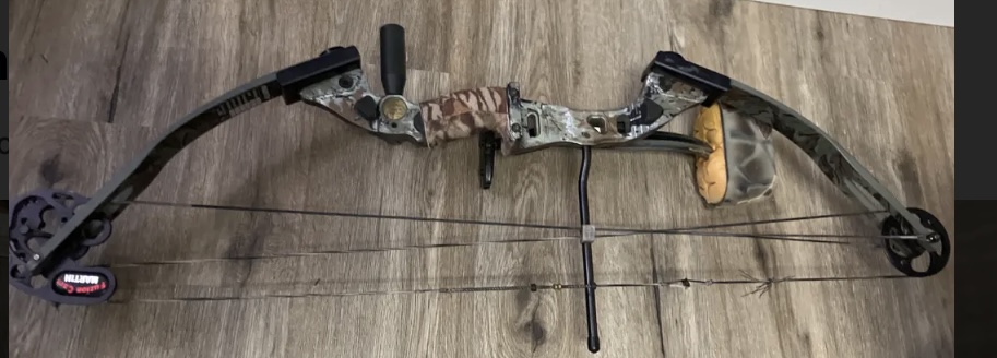 Photo of Martin Phantom Compound Bow