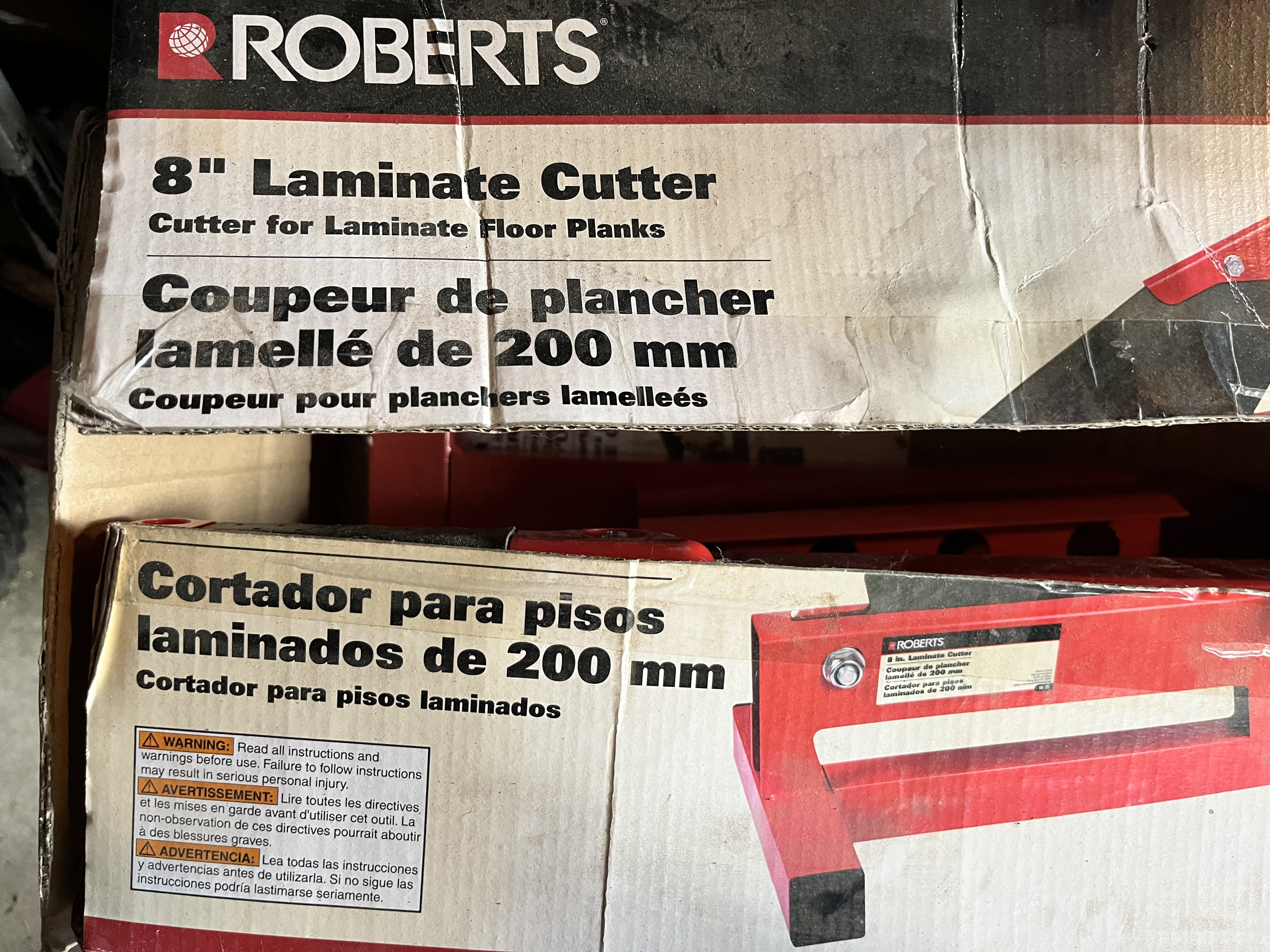 Photo of Laminate floor cutter. 