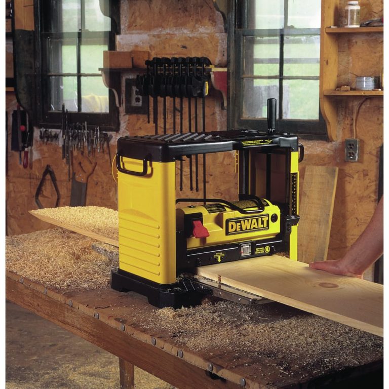Photo of Dewalt power planer DW734