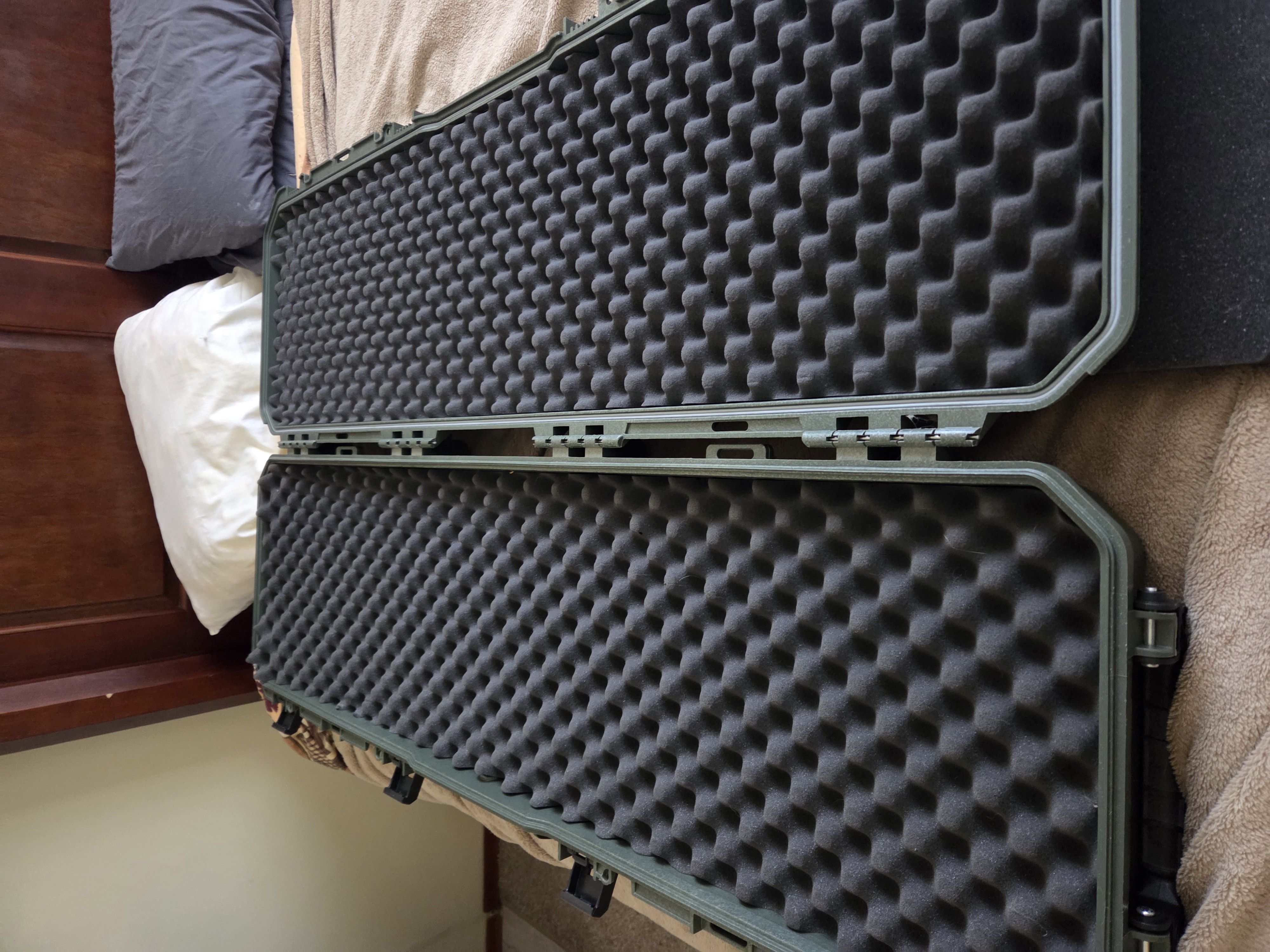 Photo of Long Gun HARD TRAVEL CASE with/ Wheels 