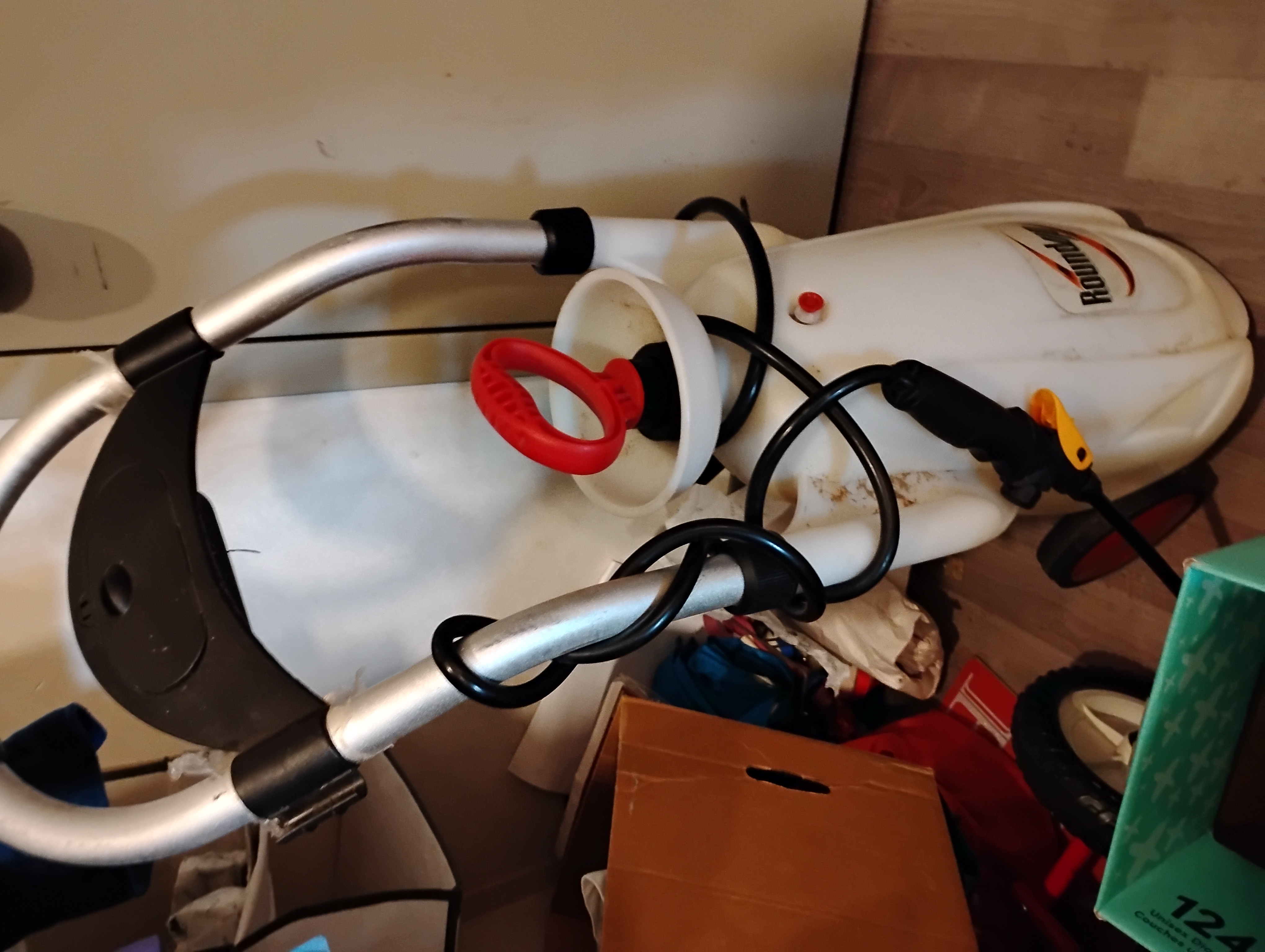 Photo of Round up garden equipment sprayer 