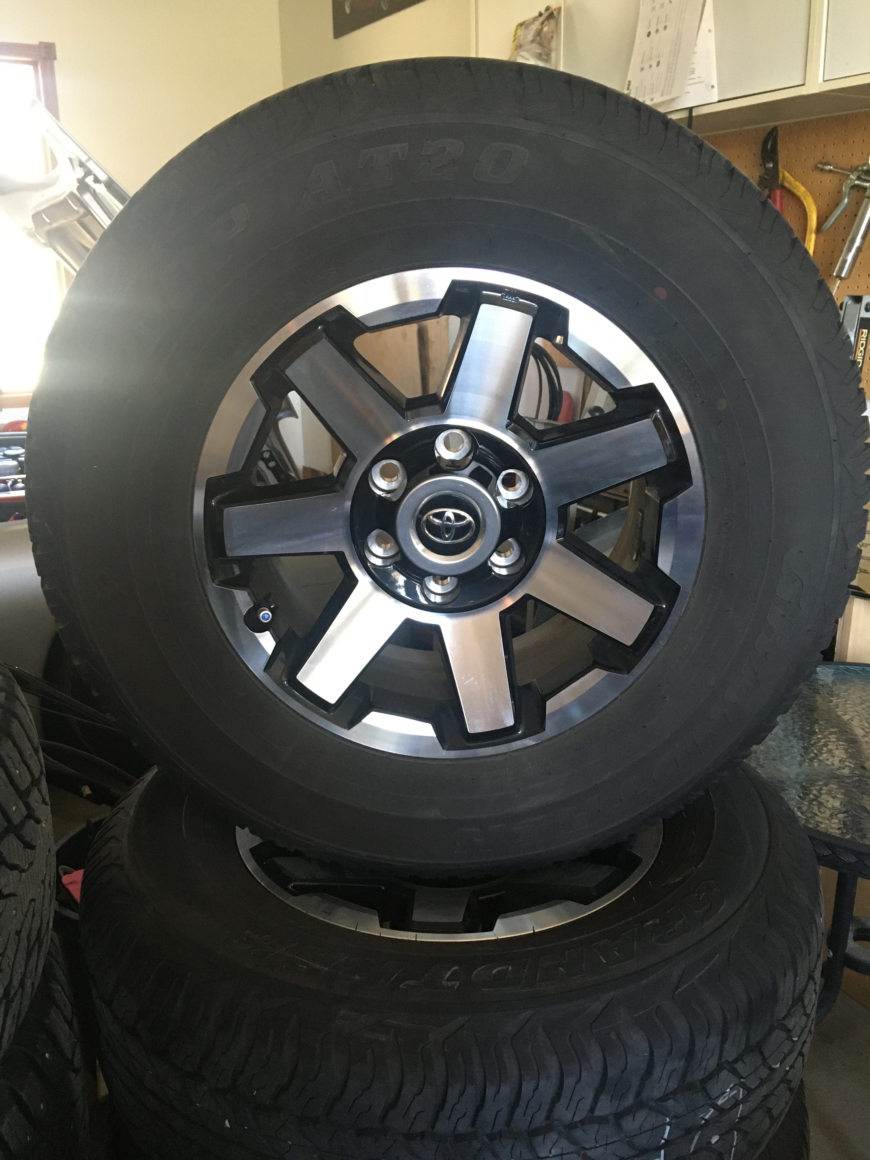 Photo of Take-Off Wheels & Tires 2024 4Runner TRD Off-Road 400 kilometers