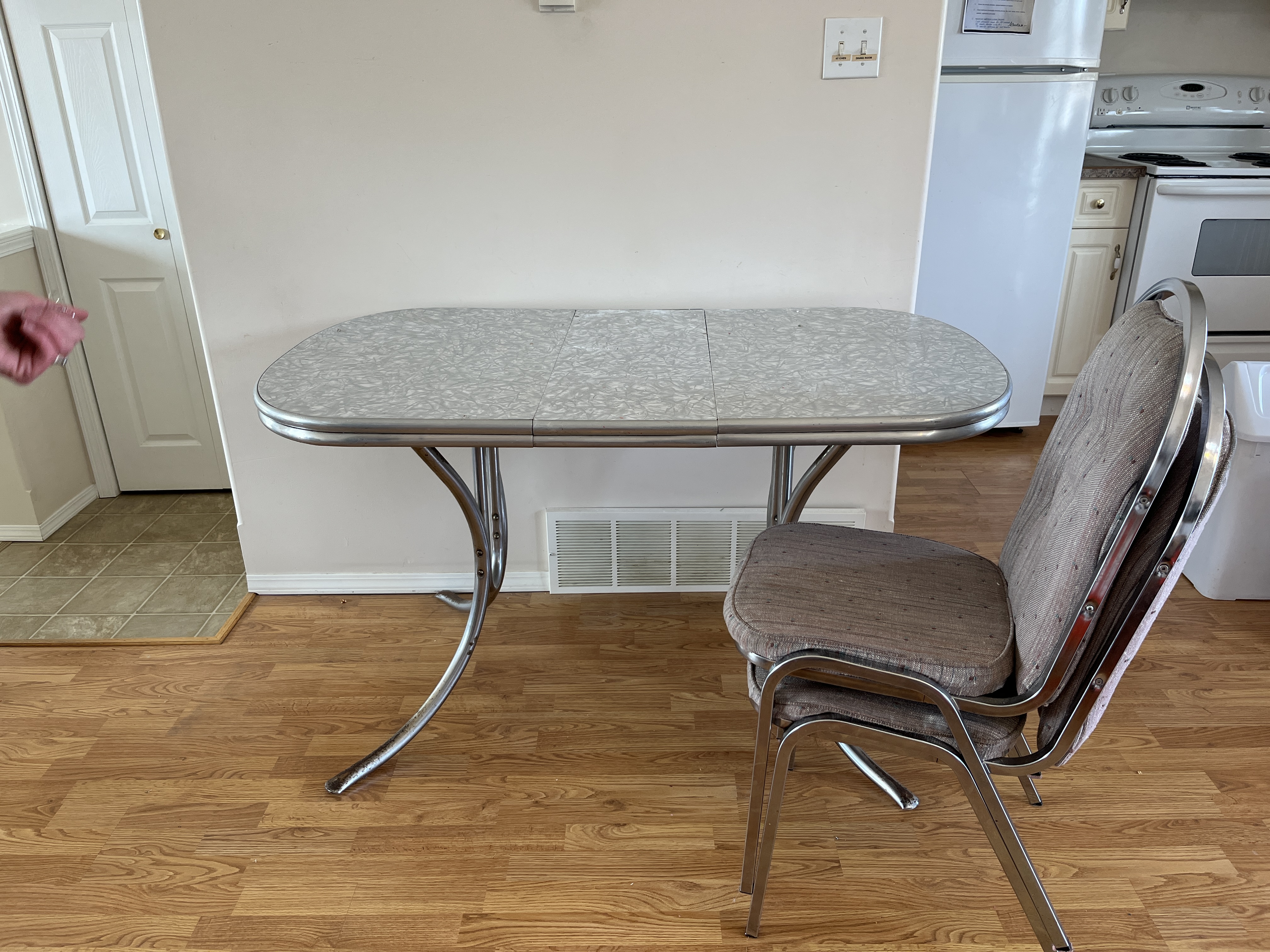 Photo of Table and chair