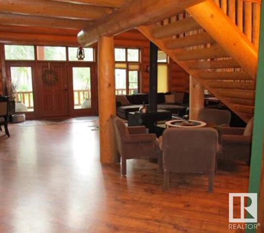 Shunda Creek Home Furniture and furnishings dispersal - 5 - 1745951105473_Glass table and 4 luxury chairs