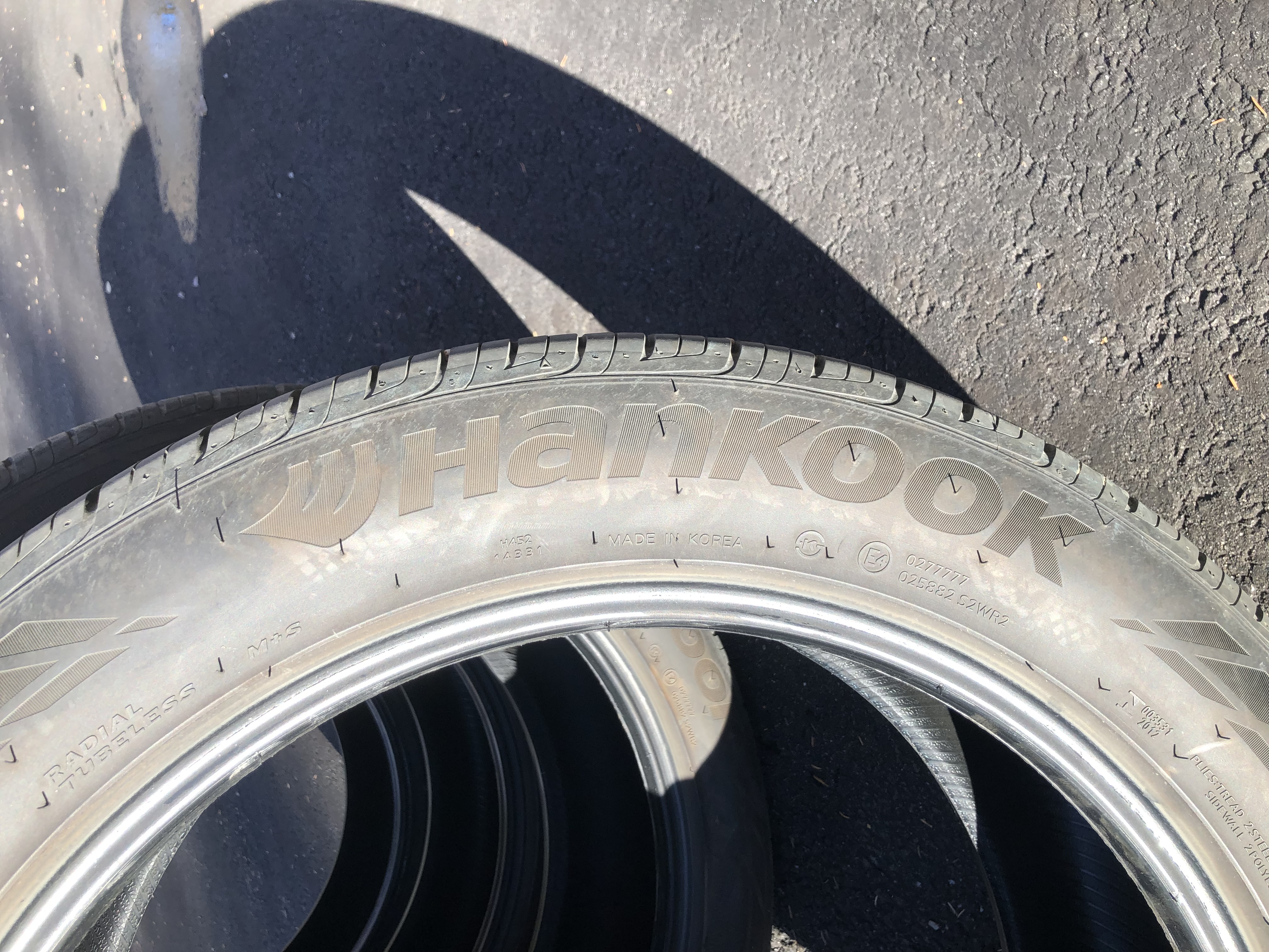Photo of 4 Hankook Ventus 1 tires 