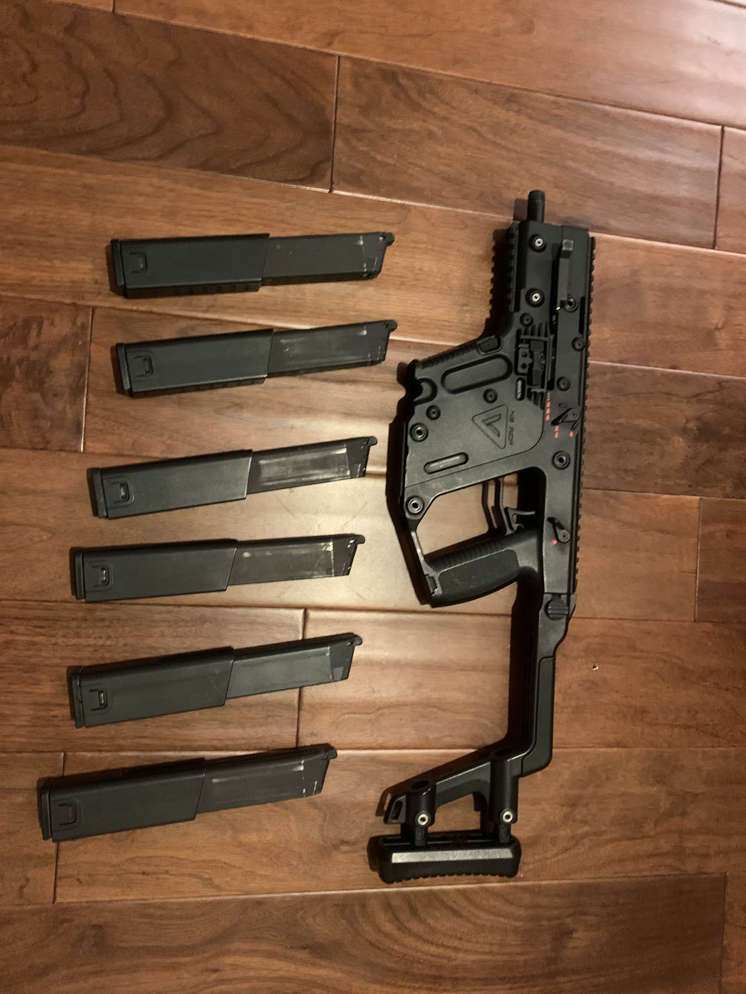 Photo of KWA Kriss Vector GBB with 6 mags (airsoft)