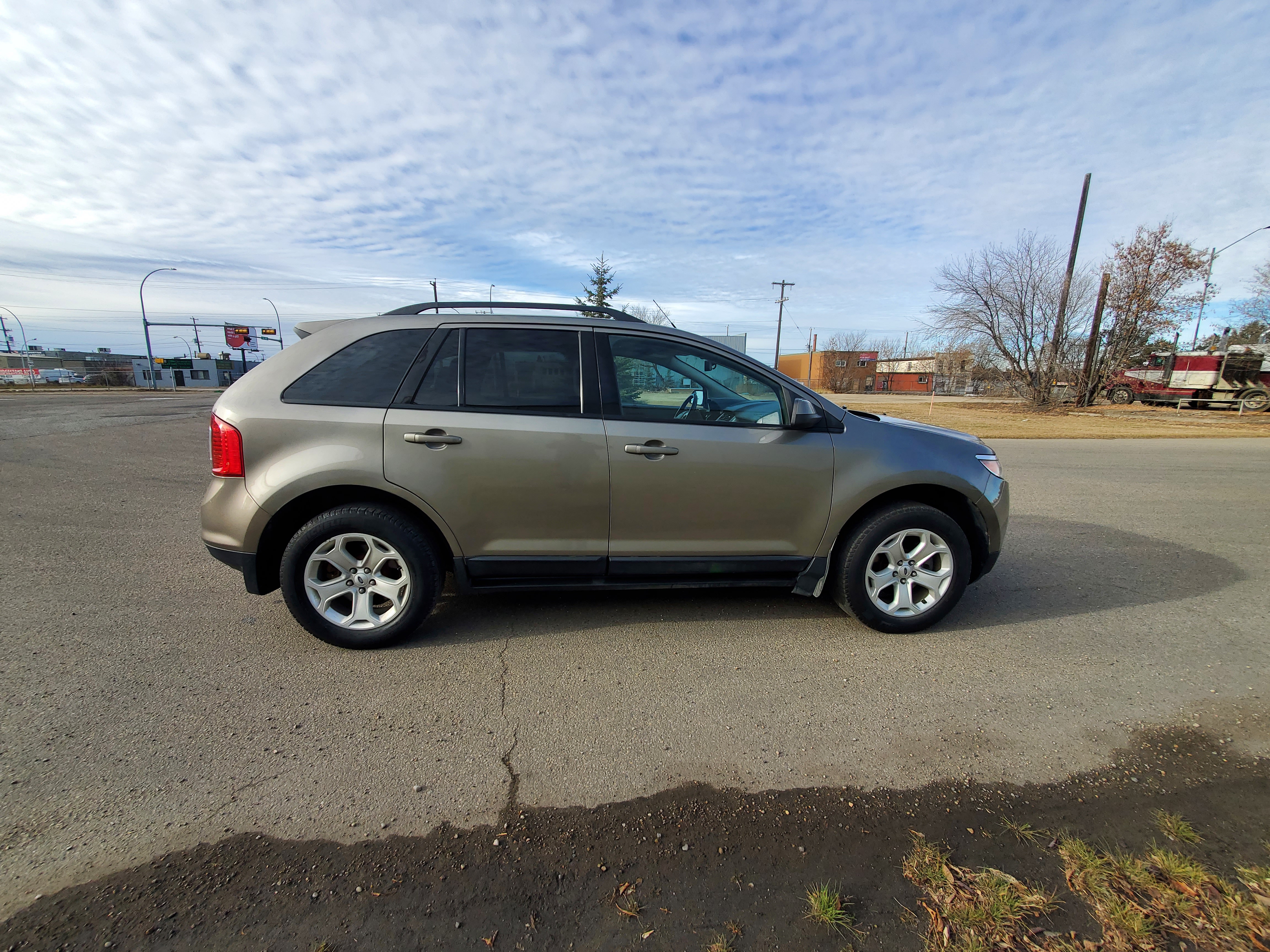 Photo of Ford Edge suv,AWD  $11,500,  164000km
