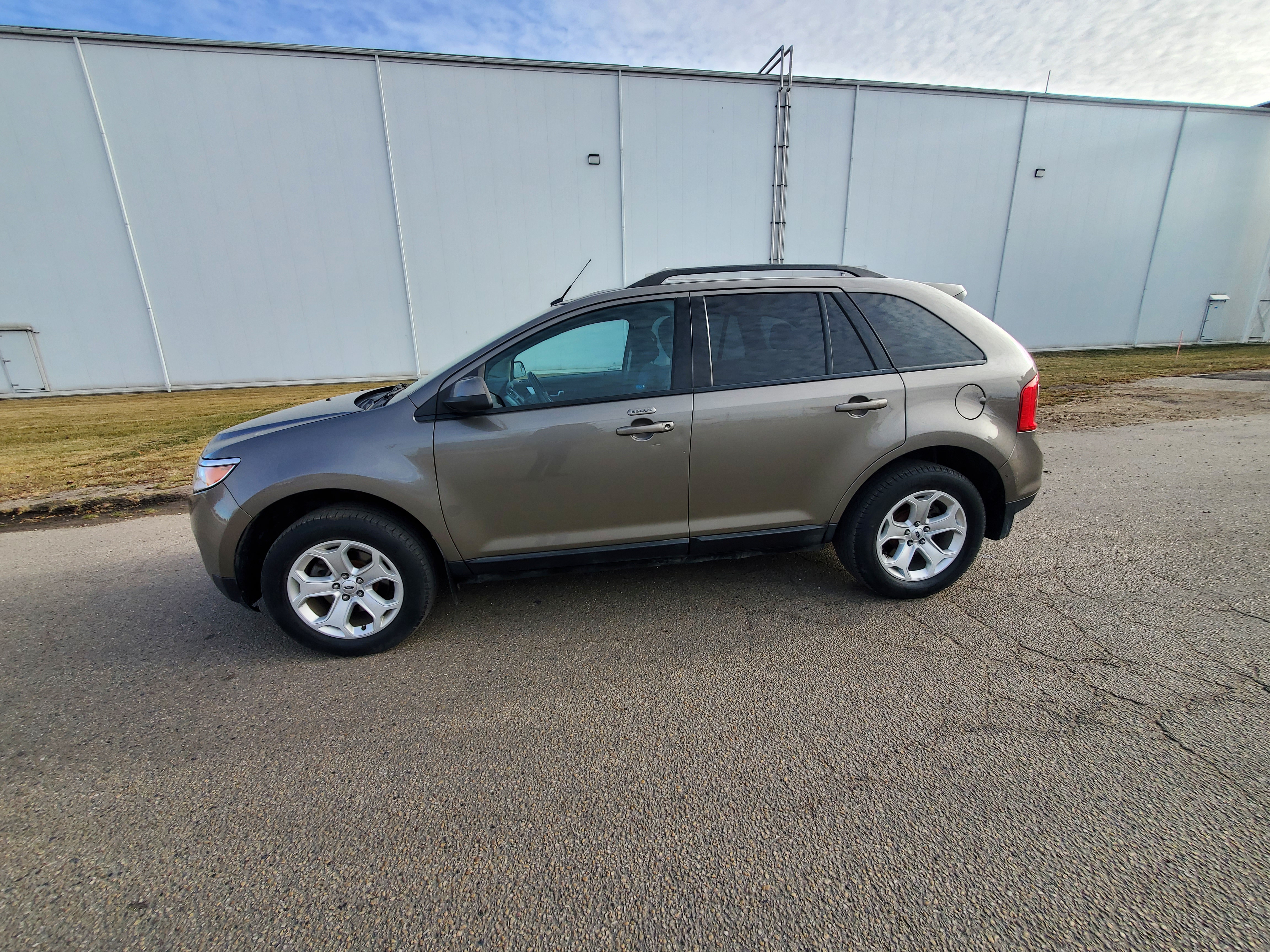 Photo of Ford Edge suv,AWD  $11,500,  164000km