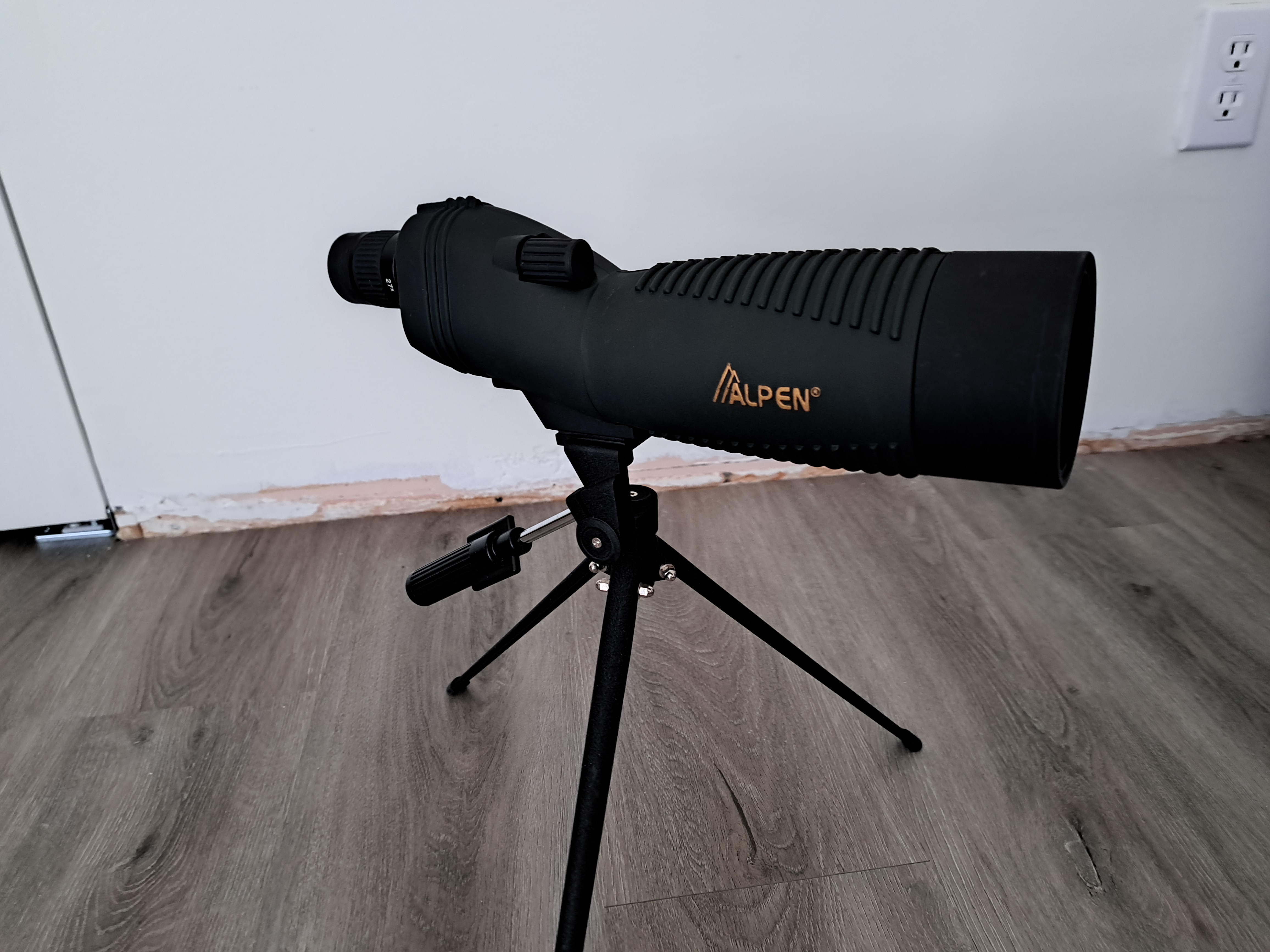 Photo of Alpen 18-36 ×60 mm waterproof straight spotting scope