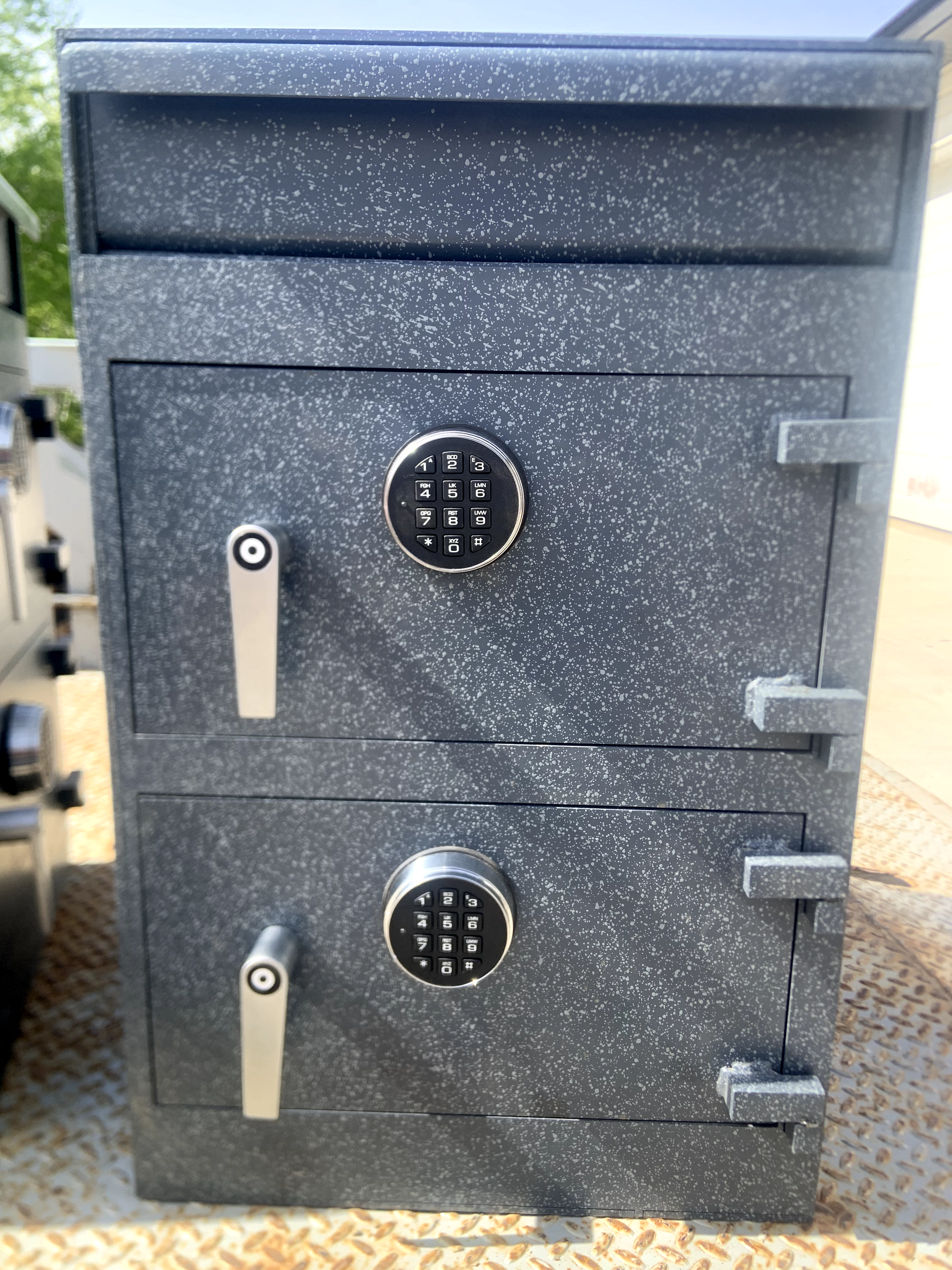 Photo of Inkas depository safe