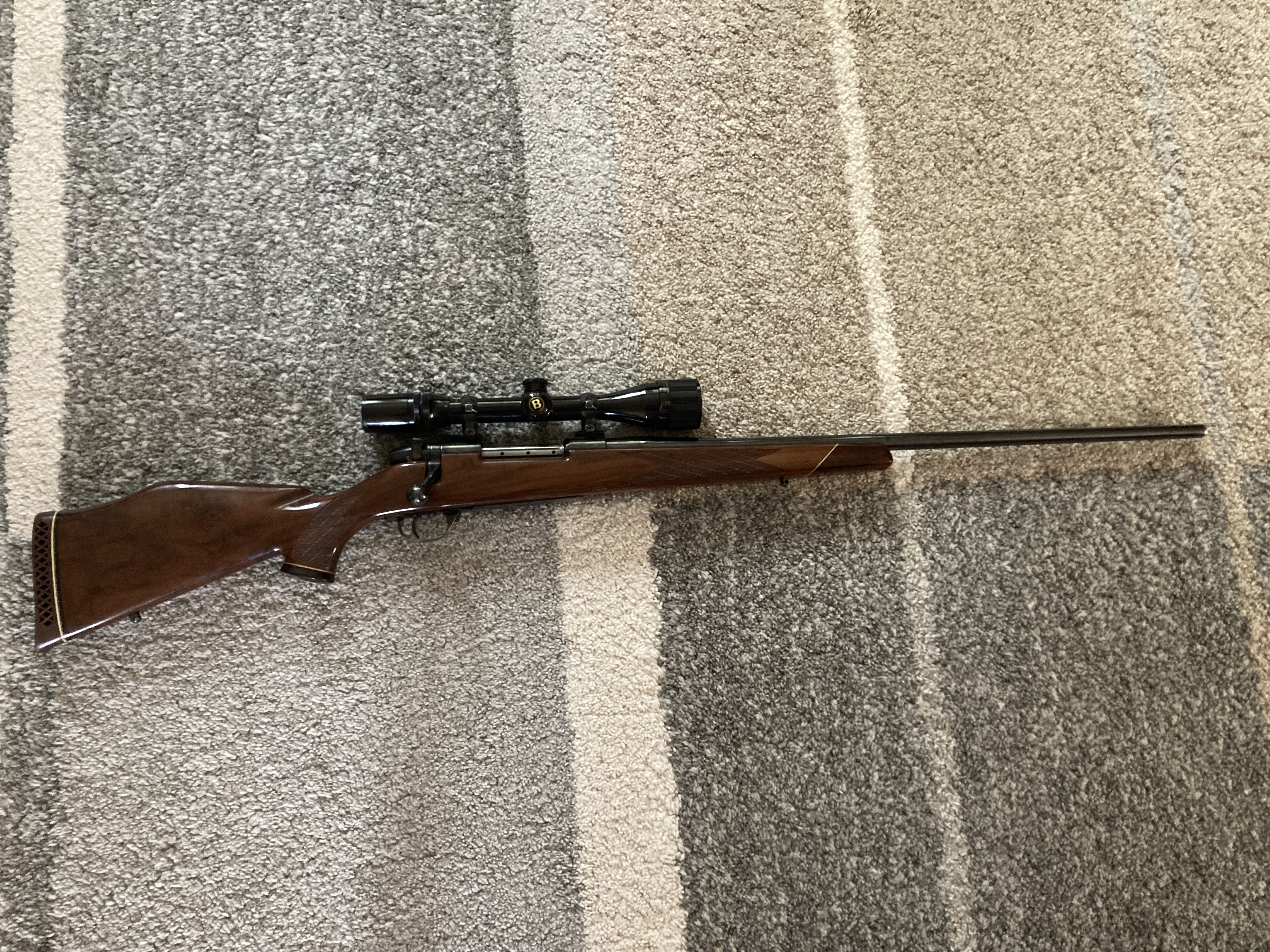 Photo of pending pick up,  Weatherby mark V 300 mag #2 Contour 26'' barrel