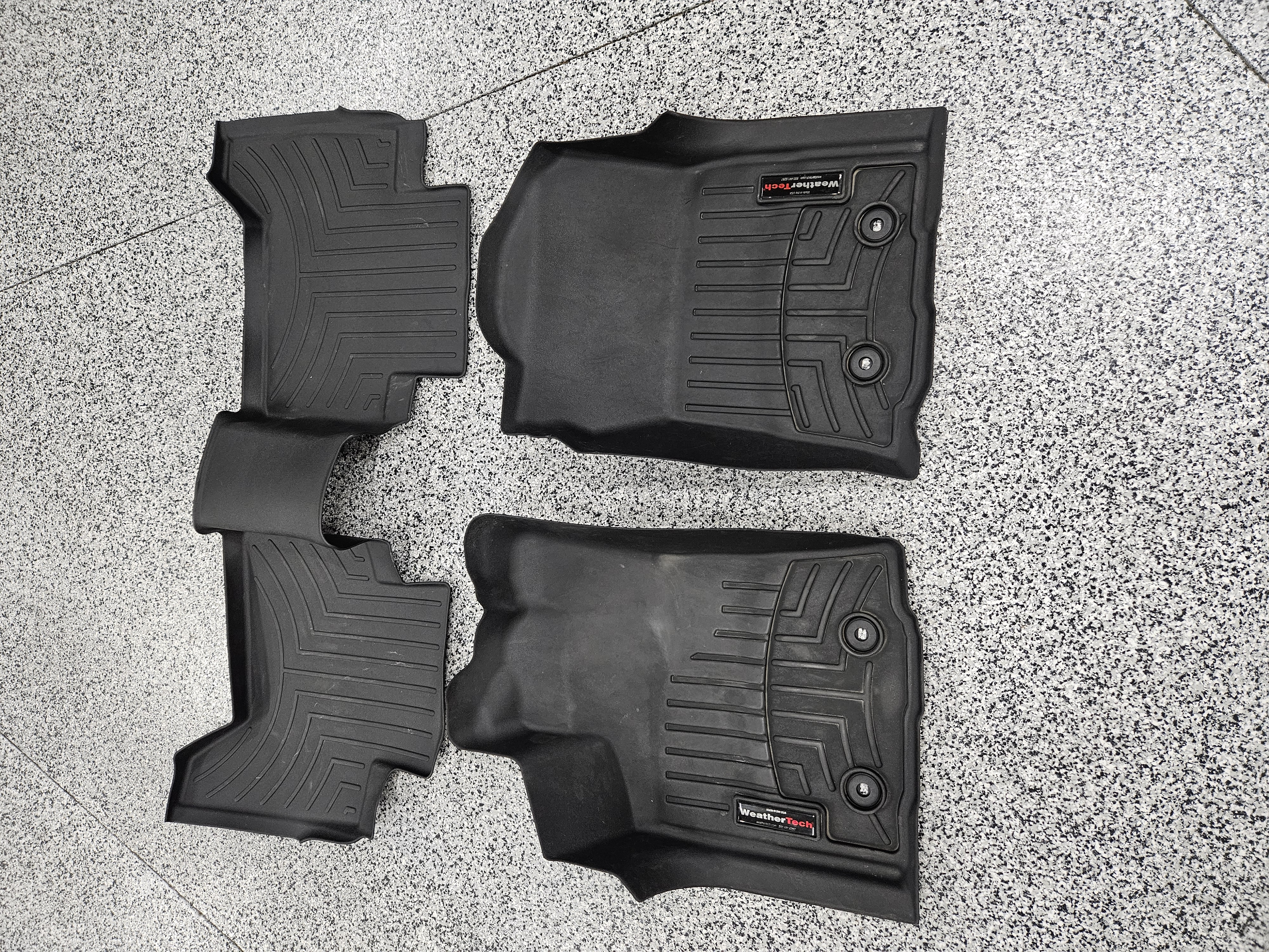 Photo of TACOMA FLOOR MATS/BED MAT