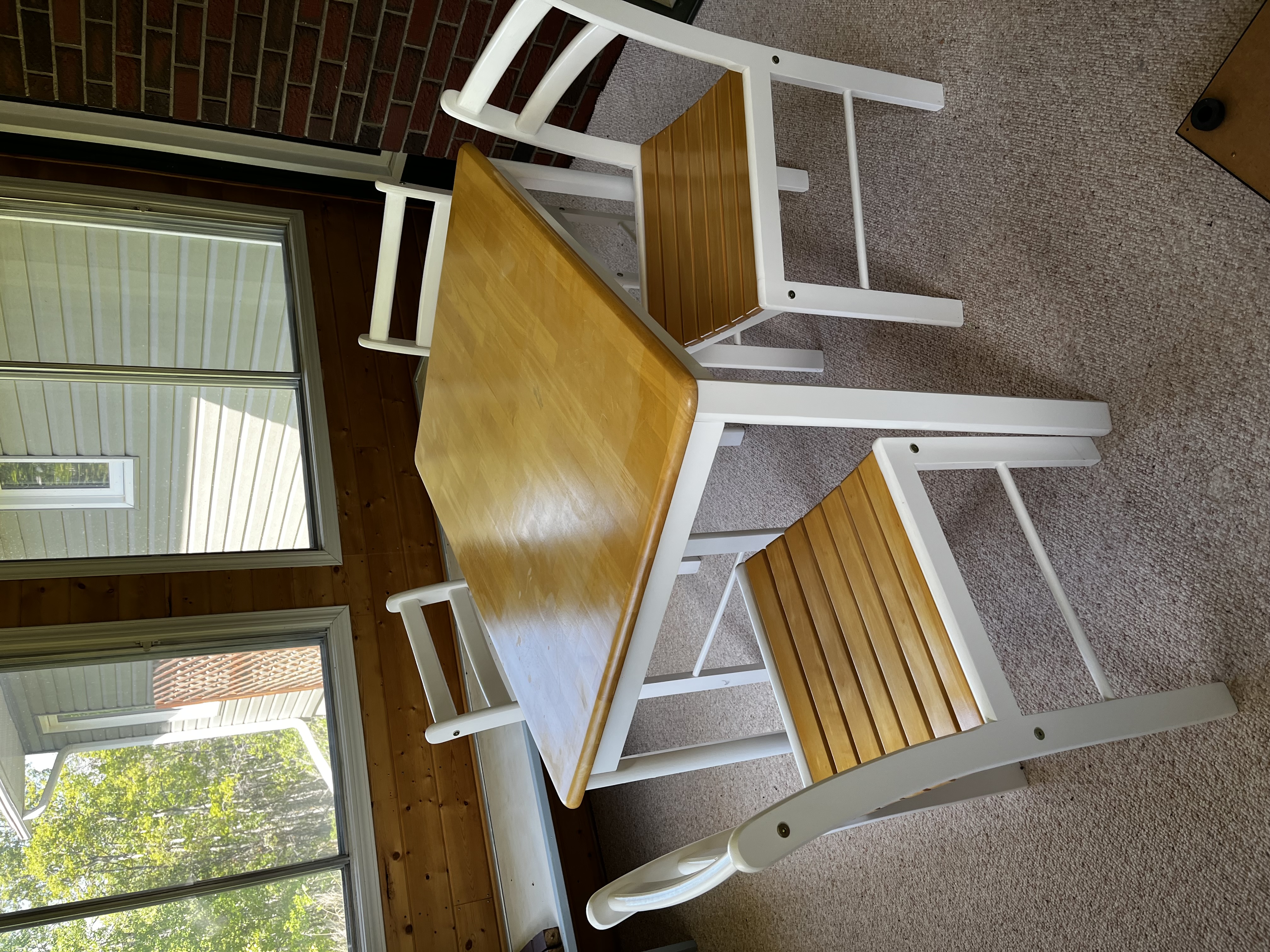 Photo of Kitchen table and  4 chairs 