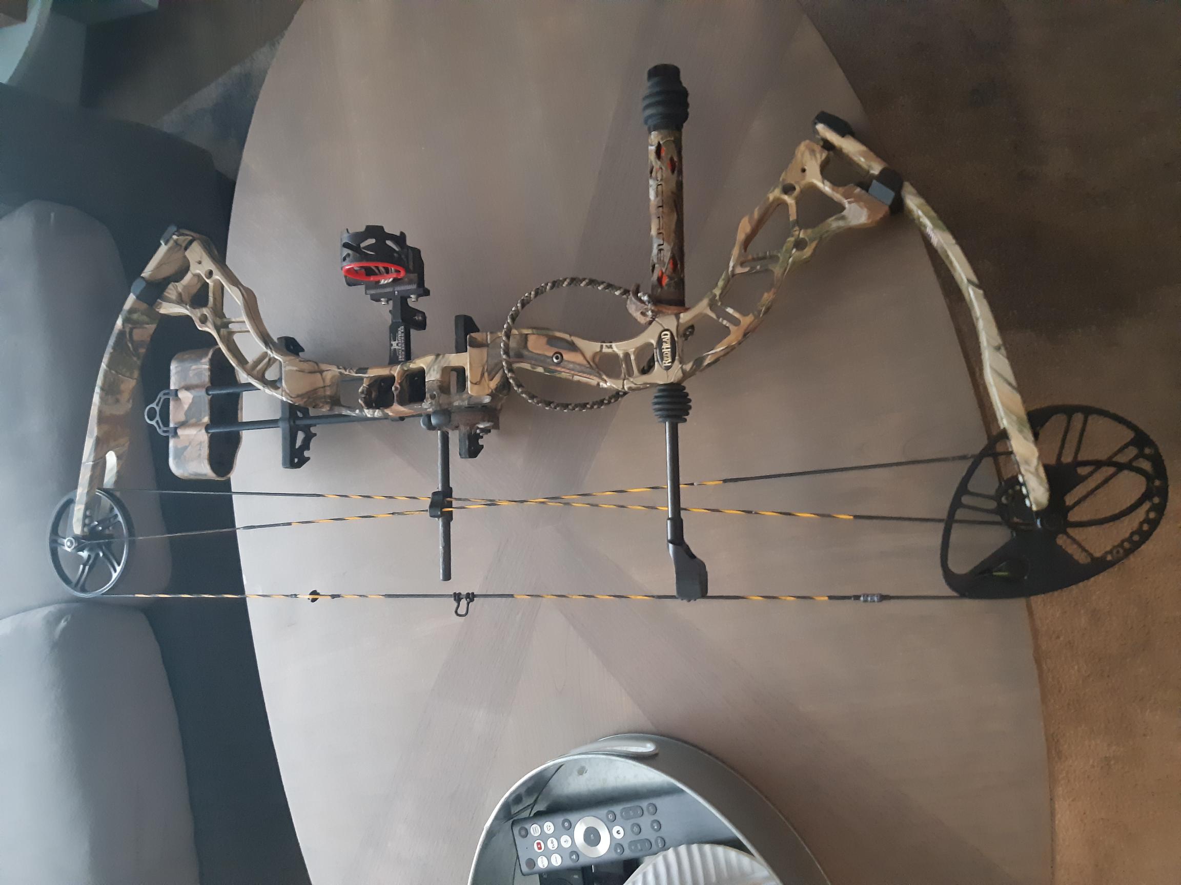 Photo of Diamond Blackout Solo Cam Bow