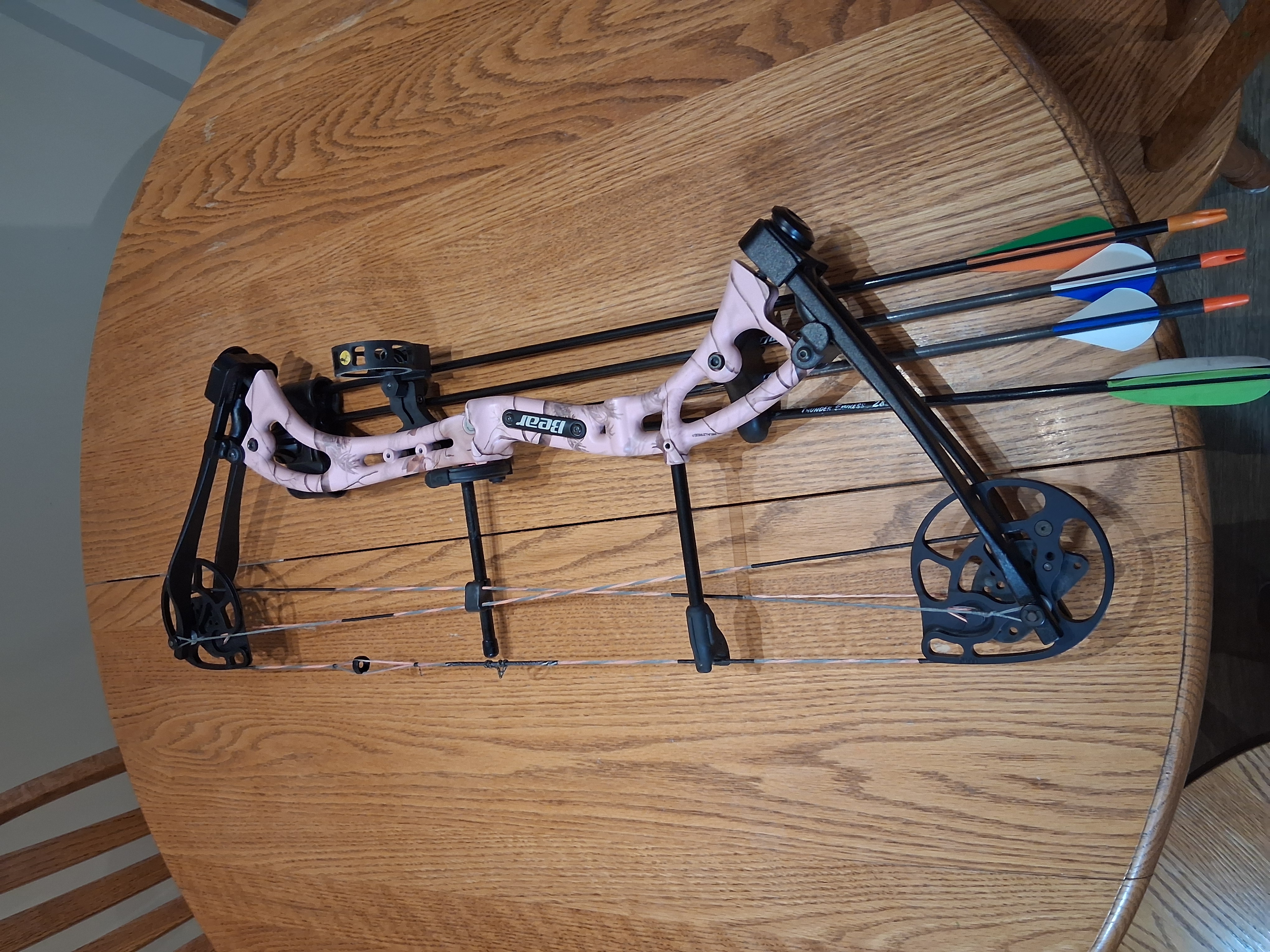 Photo of Girls Left Handed Bear Apprentice 3 compound bow