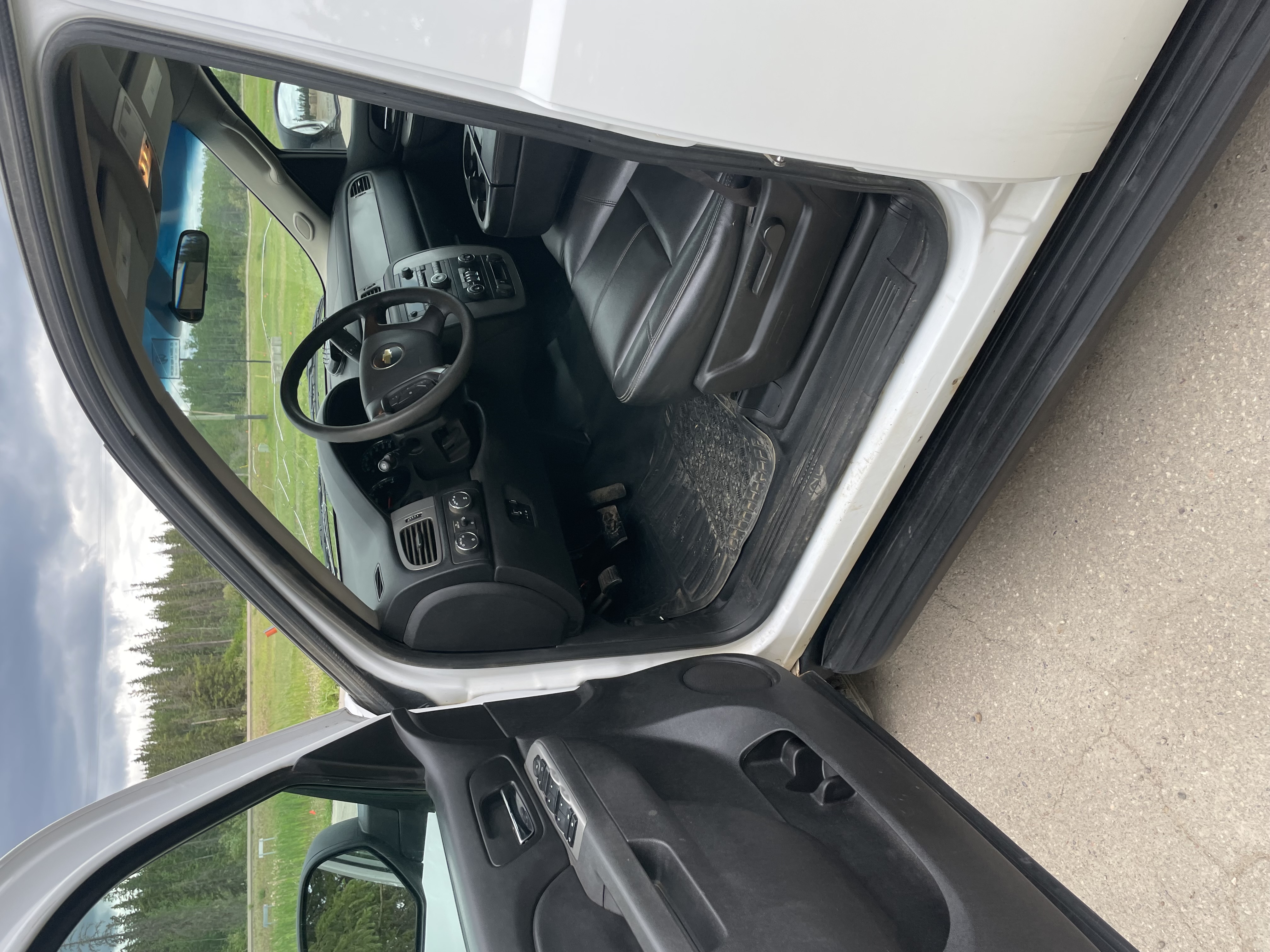 Photo of 2013 Chevrolet Suburban 