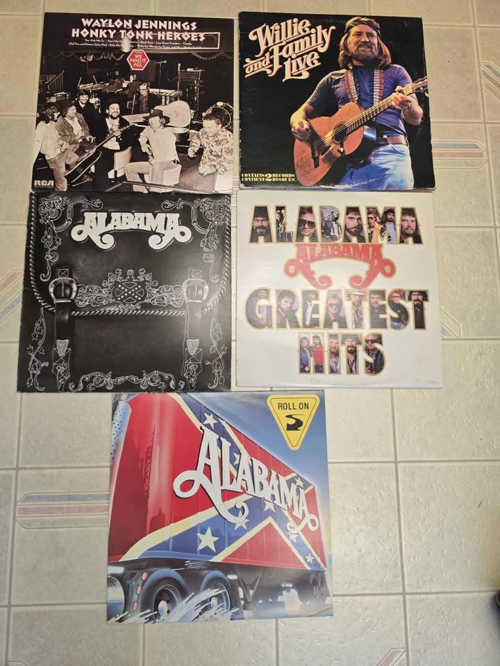 Photo of Country Records Alabama, Waylon Jennings, Willie Nelson