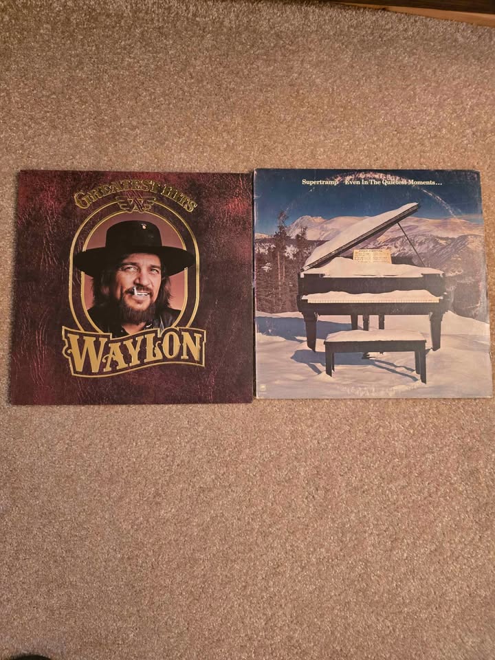 Photo of VINYL LP RECORDS- WAYLON JENNINGS, SUPERTRAMP