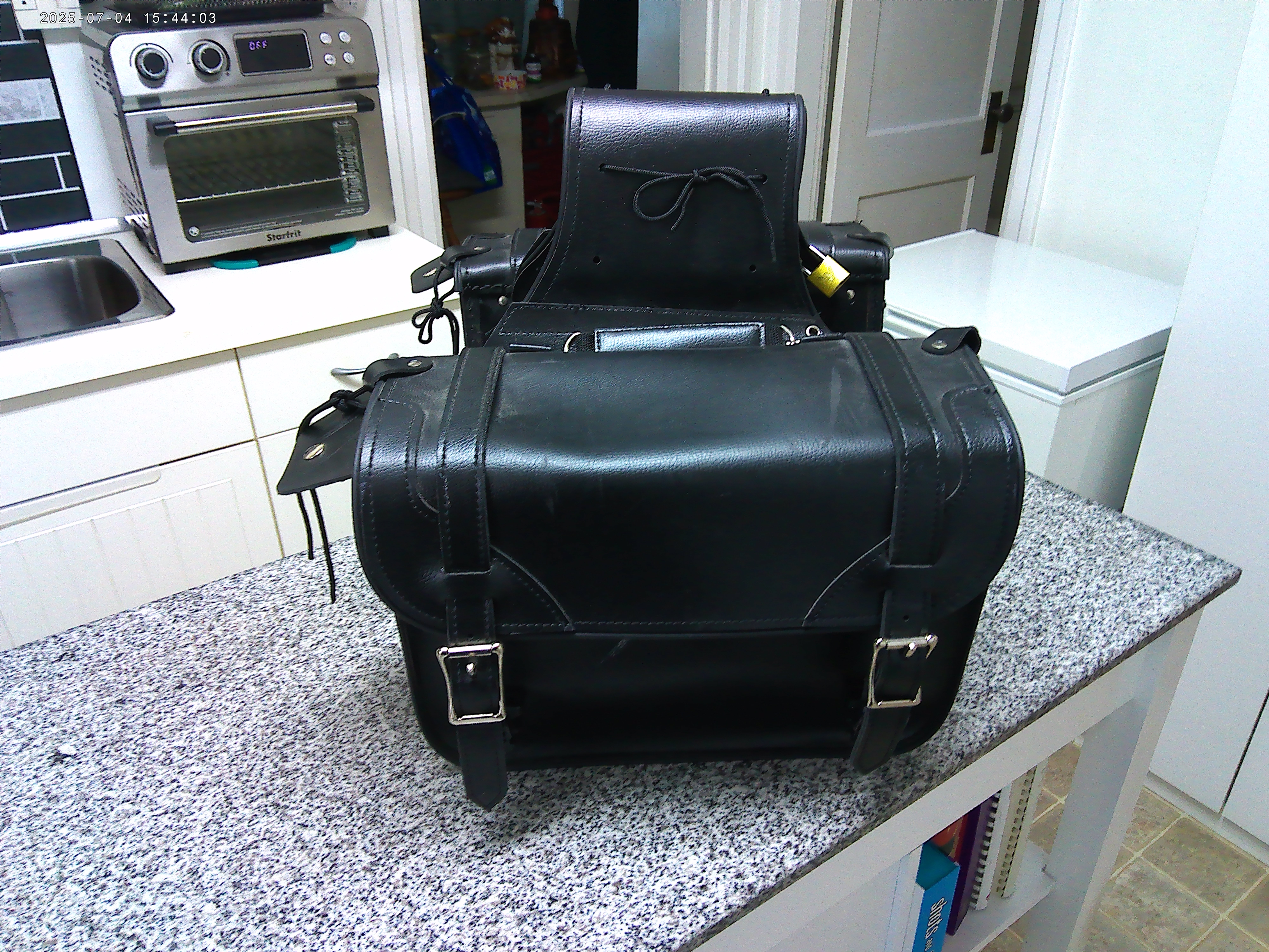 NEW MC SADDLE BAGS faux leather - 2 - 1751907829343_20250704_154403A