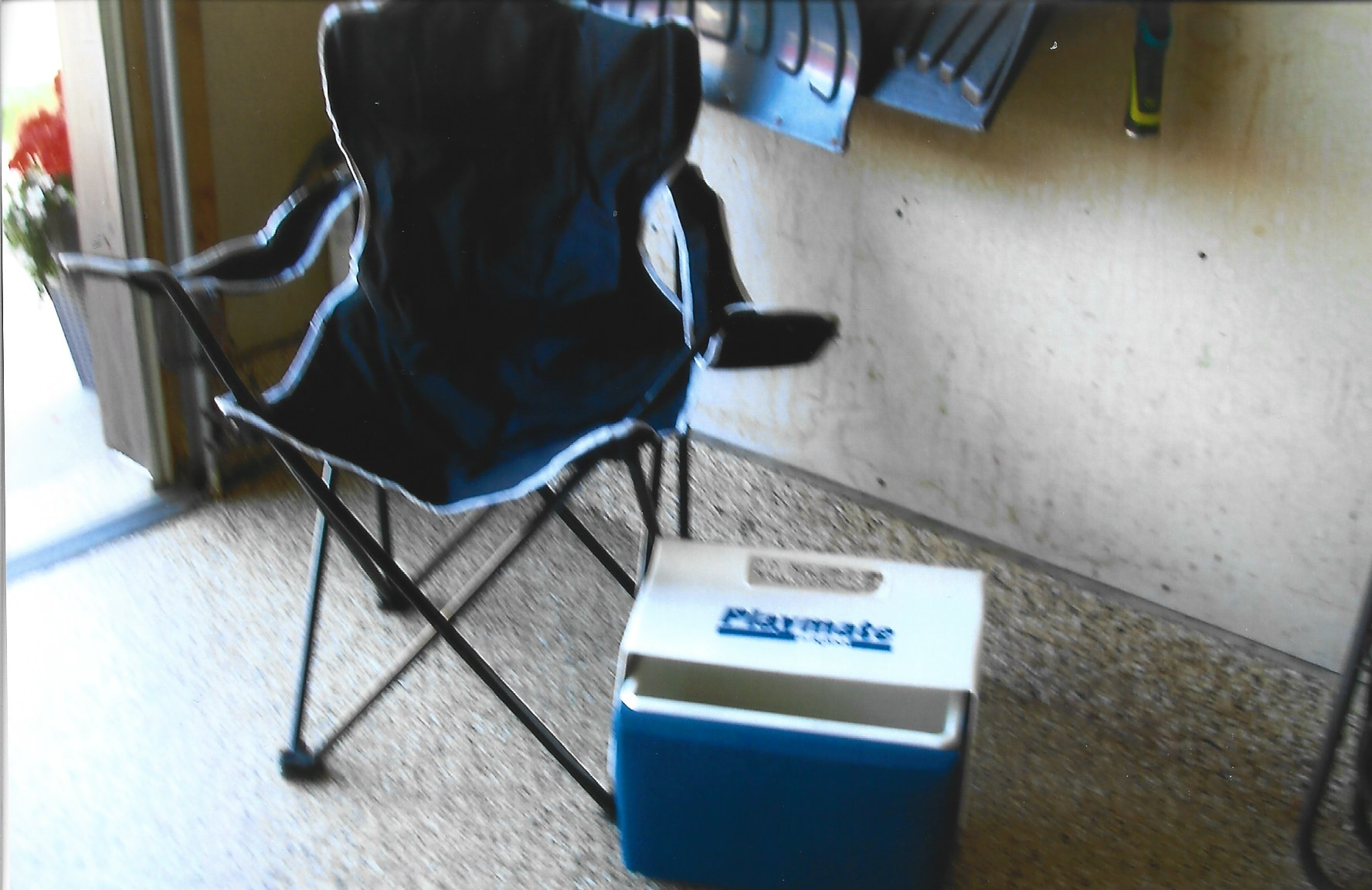 Photo of Igloo Cooler & Lawn chair