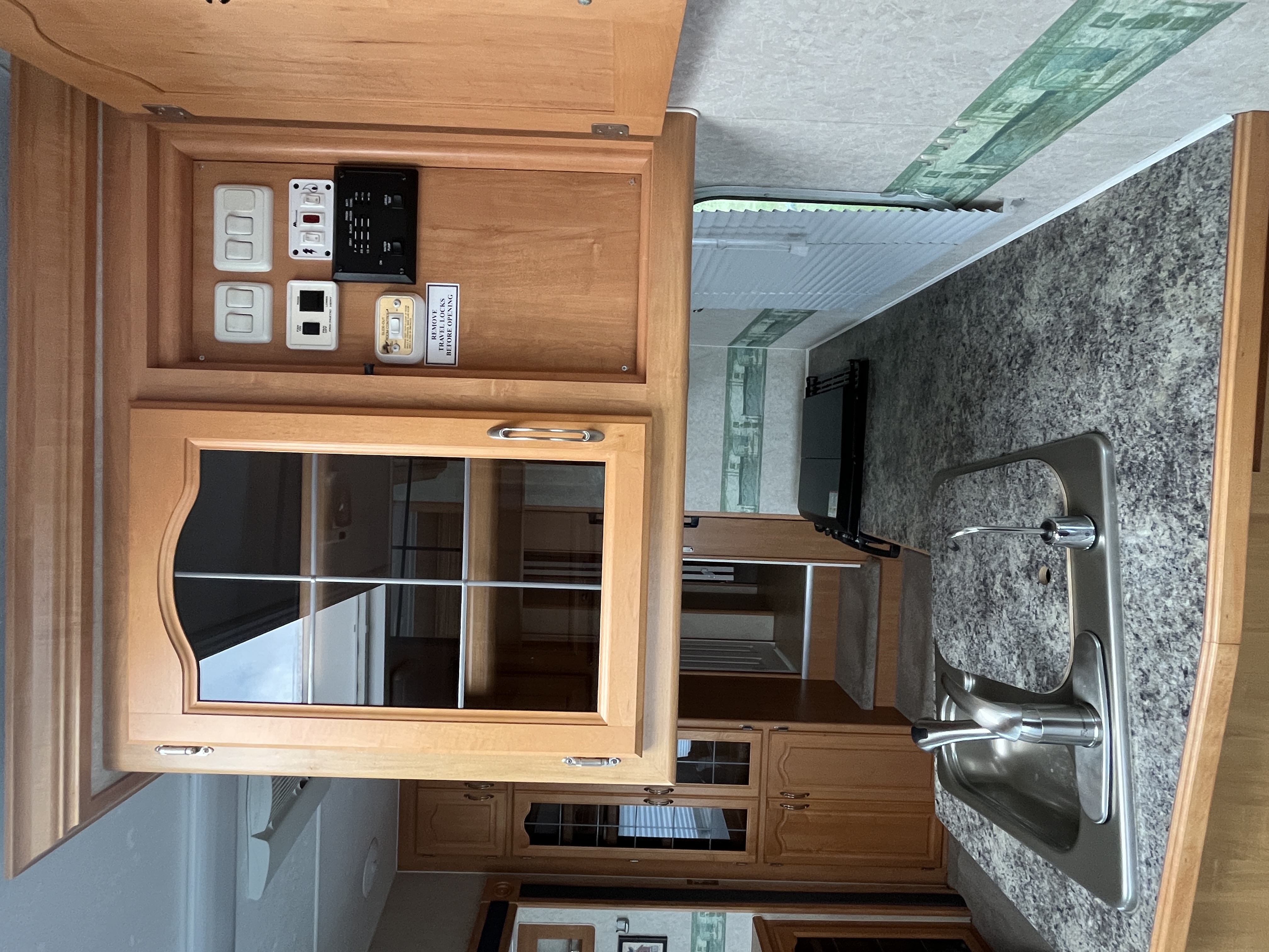 Photo of 2005 Kustom Coach Legacy Model LW250