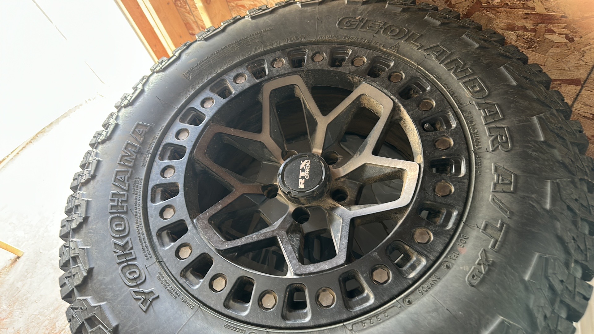 Photo of Jeep rims 18”