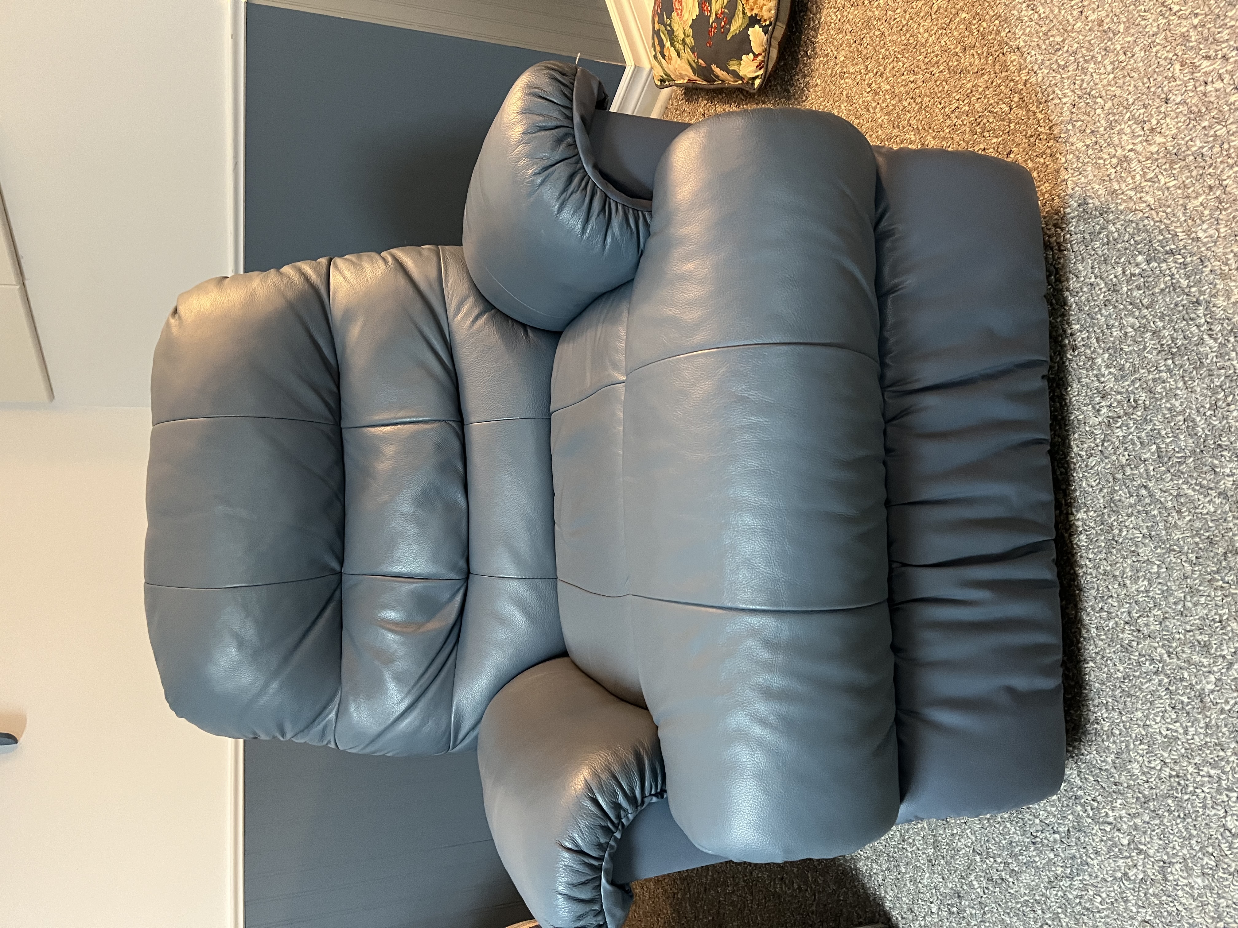 Photo of Rocker/recliner