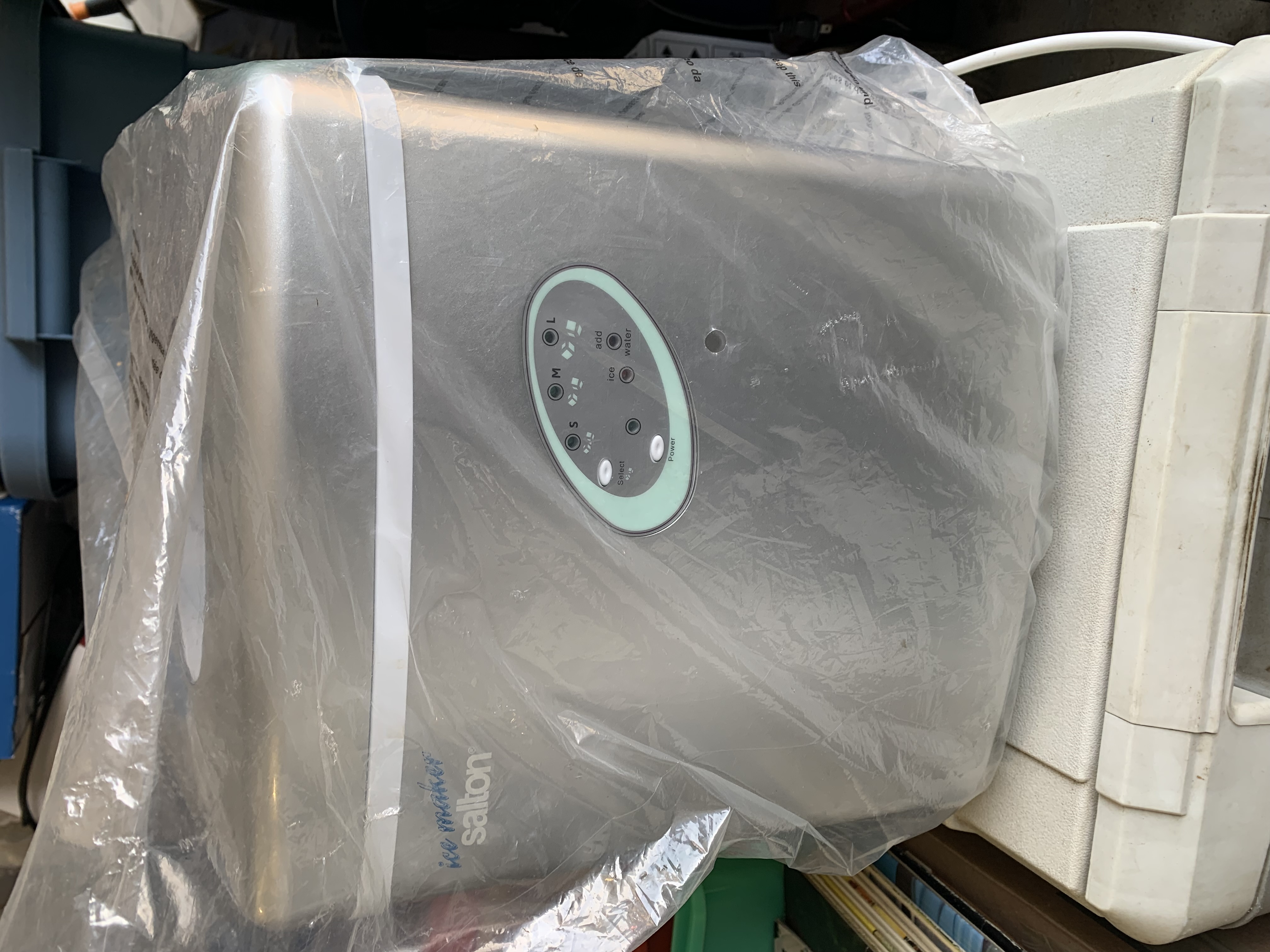 Photo of Salton Ice Maker