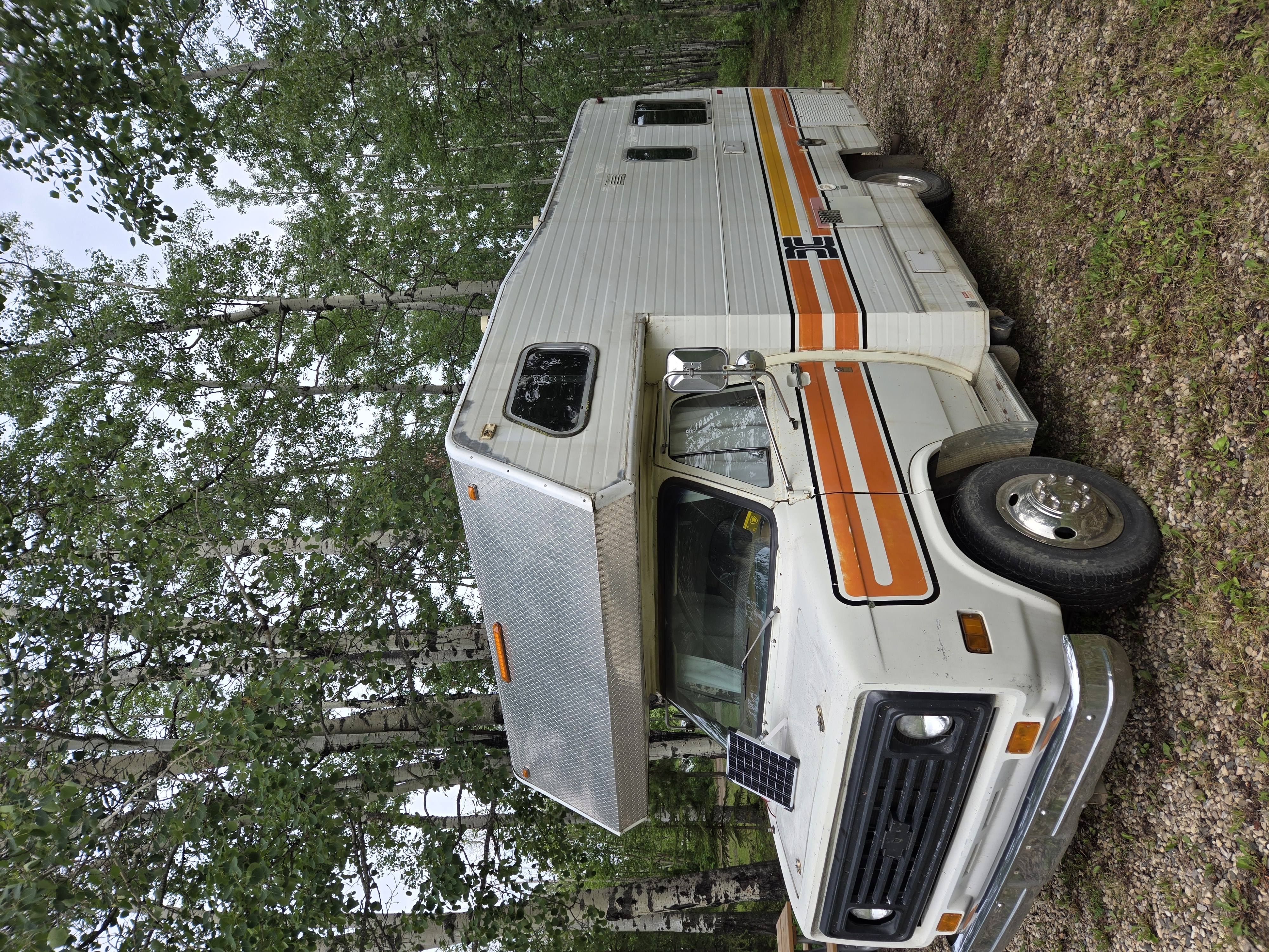 Photo of 1977 chev itasca 22 foot motorhome 