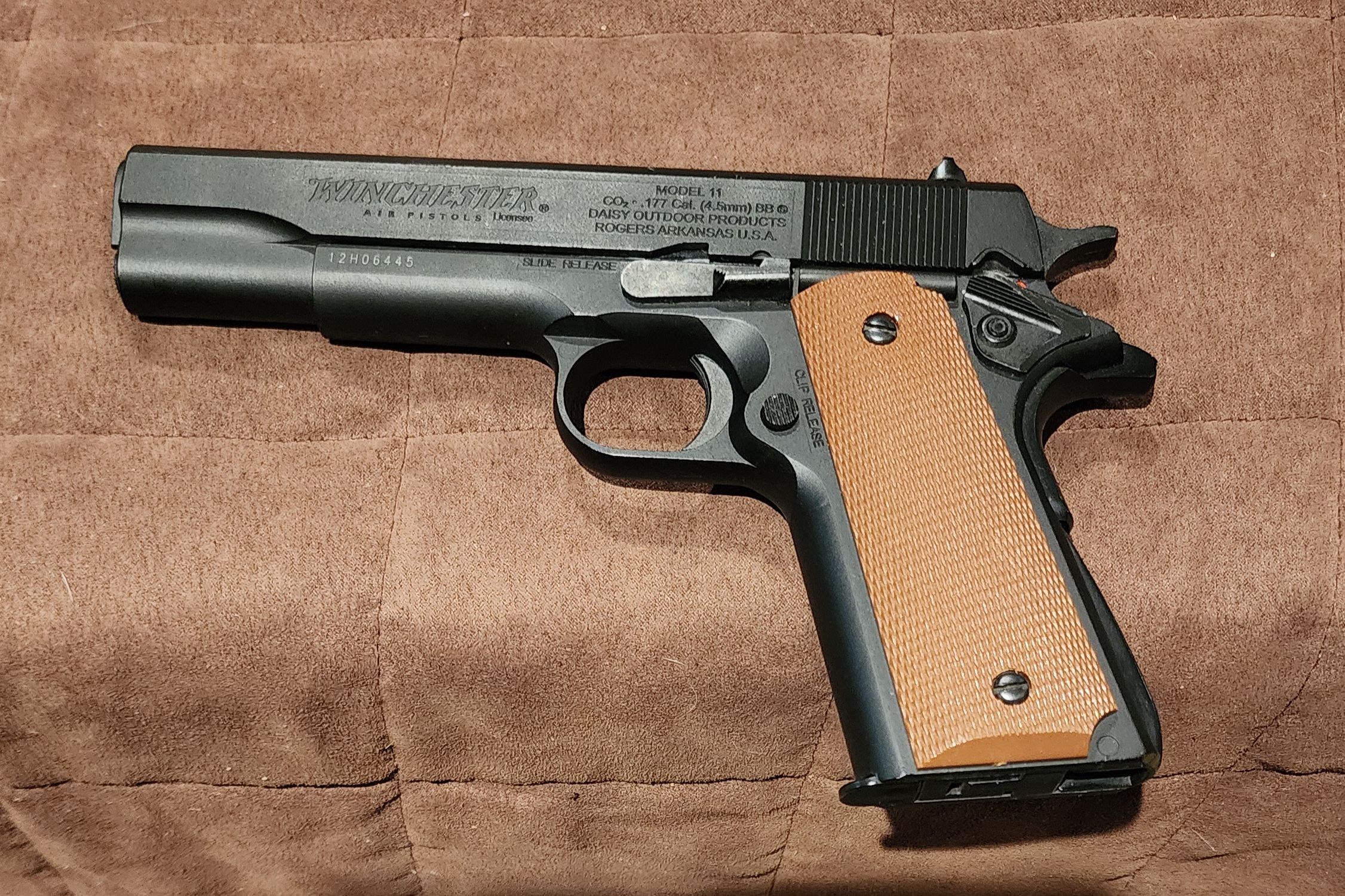 Photo of Daisy model 11 .177 air pistol Co2