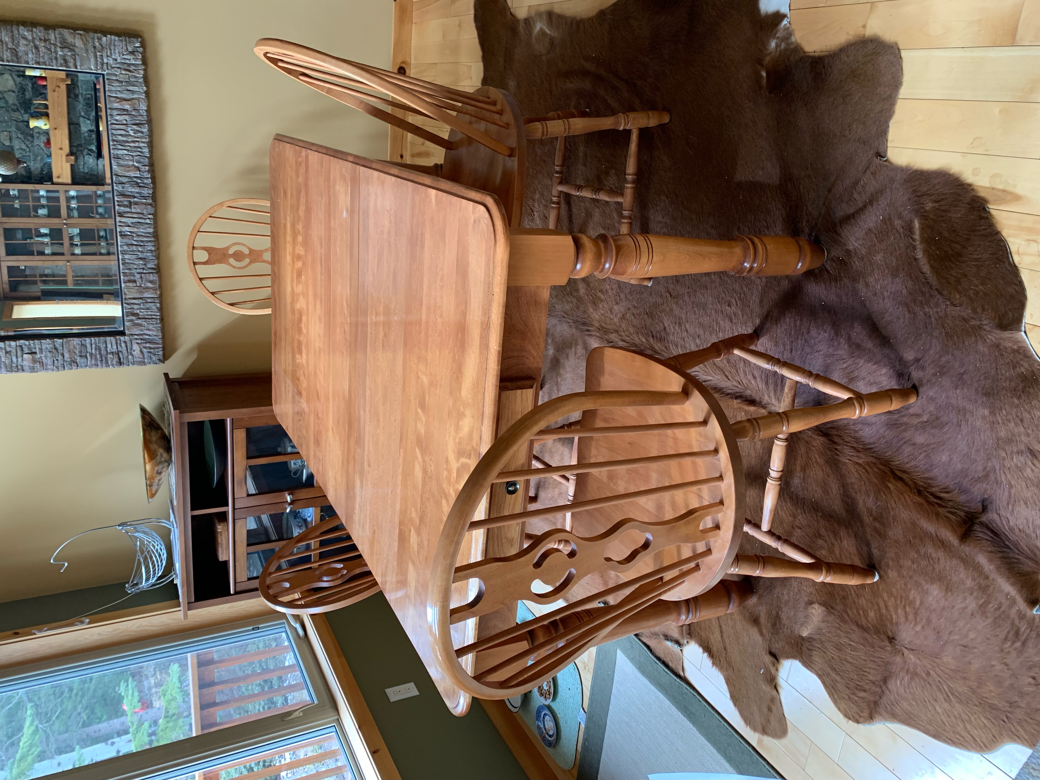 Photo of extendable dining table 