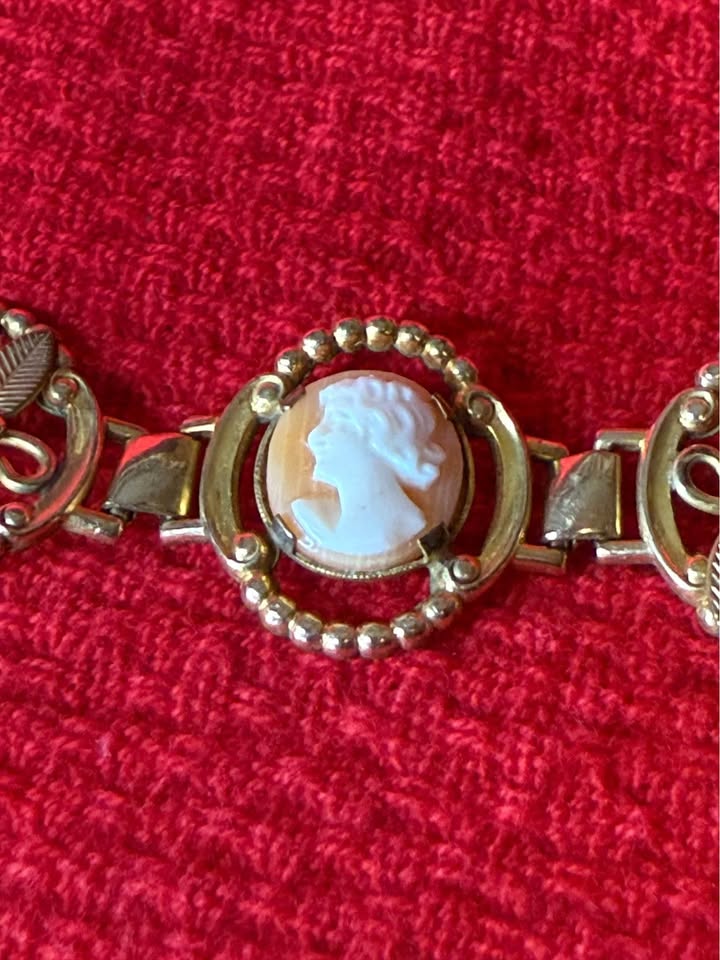 Photo of Cameo 6 1/2 inch bracelet with floral design spacing