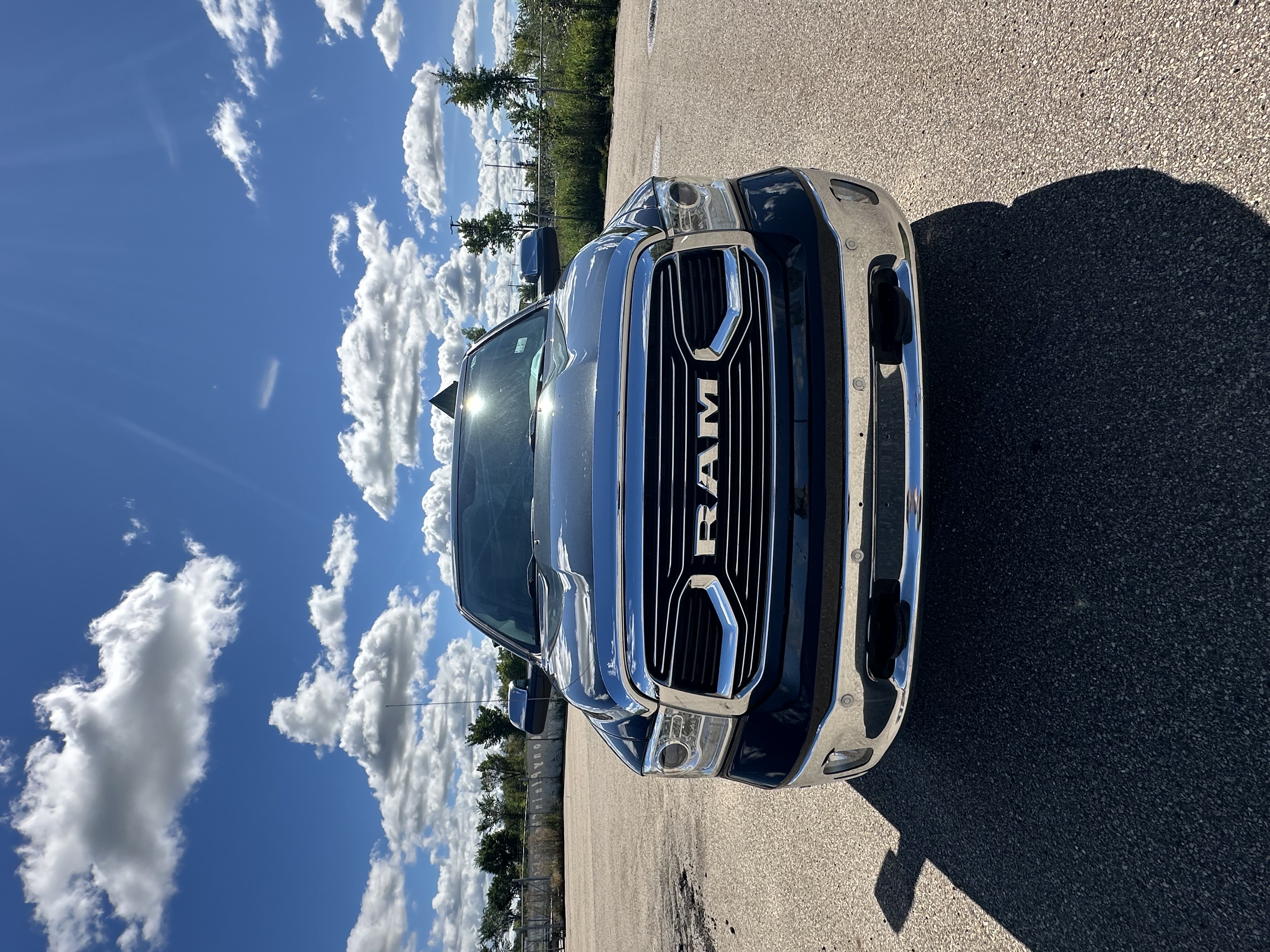 Photo of 2018 Ram 1500 Longhorn 4x4 Crew Cab 5'7" Box *ULTRA LOW KMS*