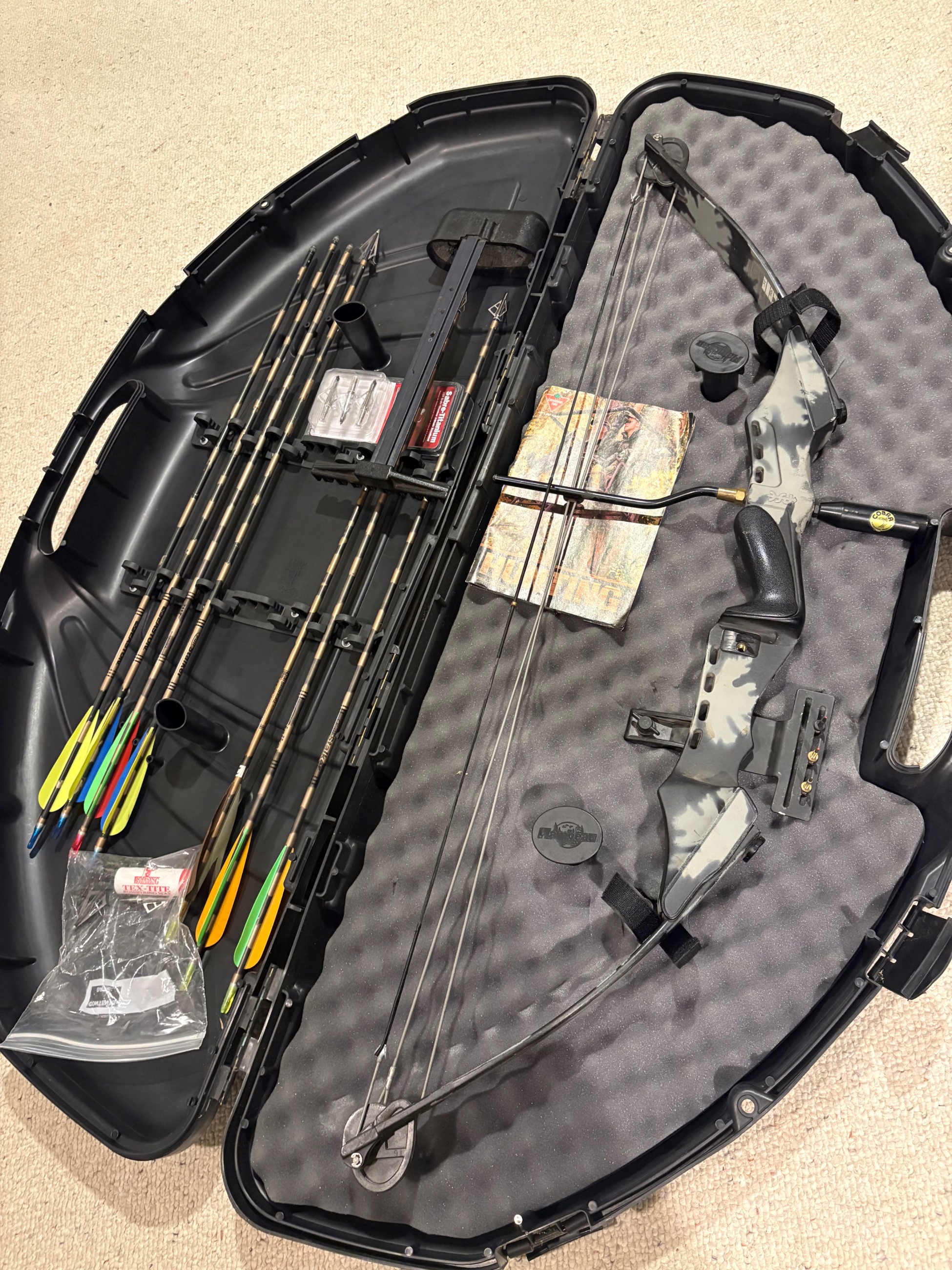 Photo of Adult hunting bow