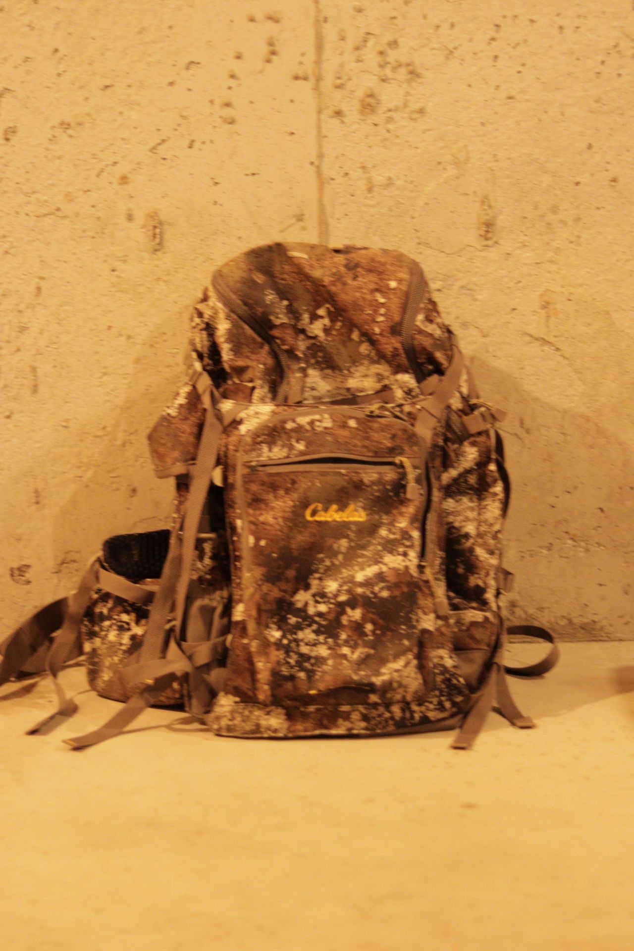 Photo of Cabela's Bow and Rifle 2500 Backpack