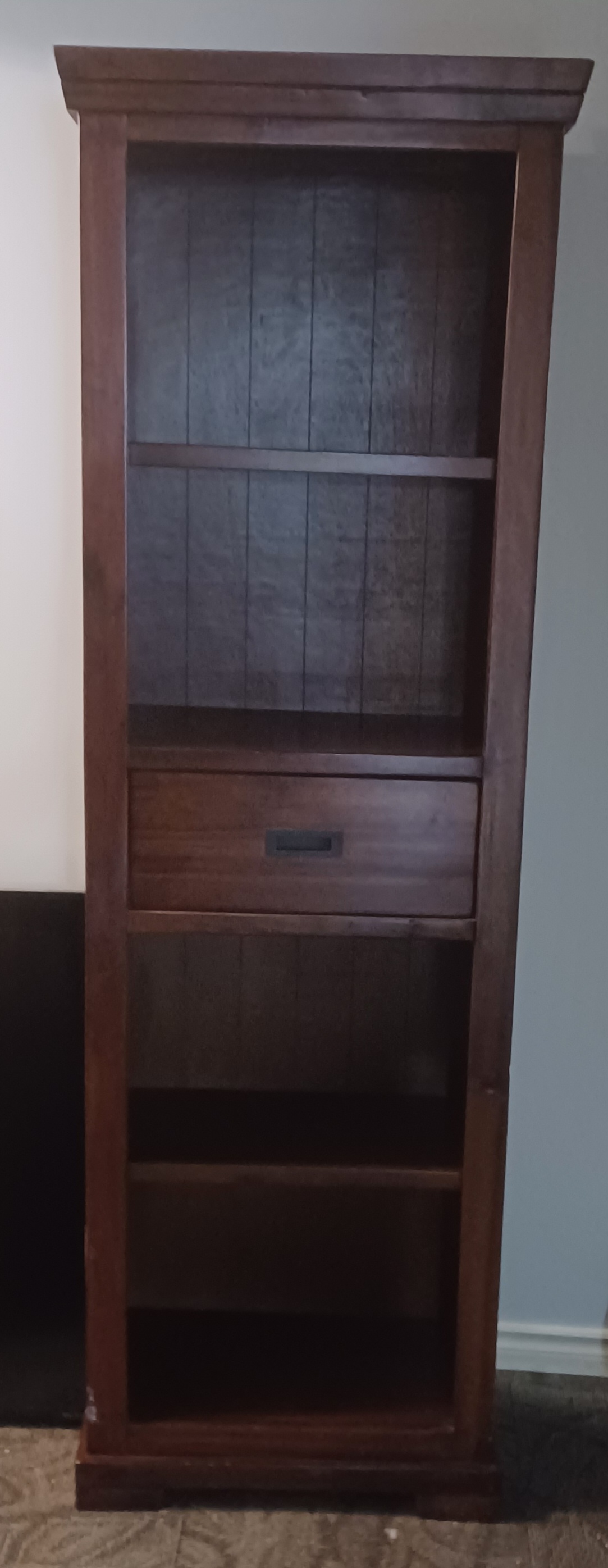 Photo of Mov8ng Sale - Cabinet Set