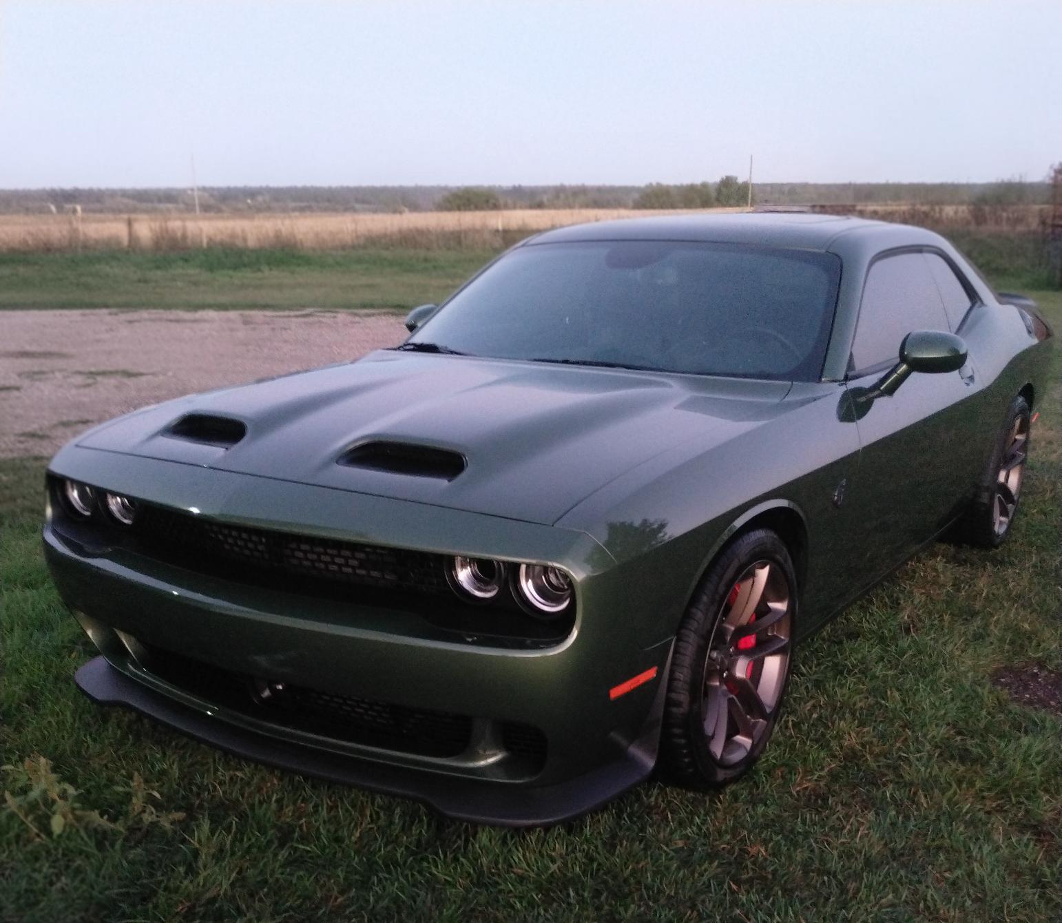 Photo of 2022 Dodge Challenger 6.2l Hellcat