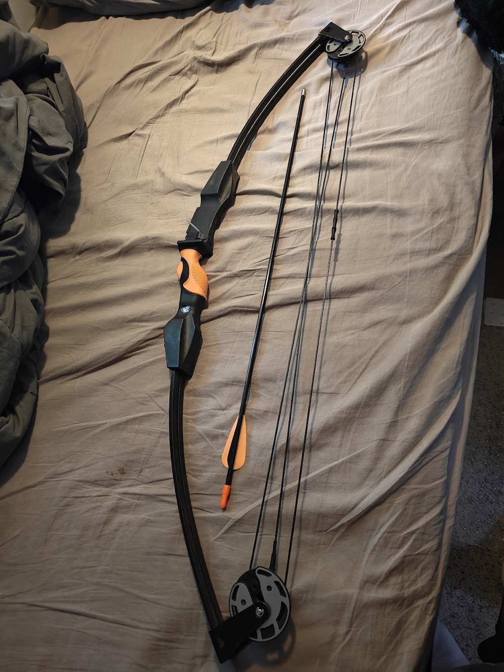 Photo of Barnett Banshee Youth 25lb compound bow
