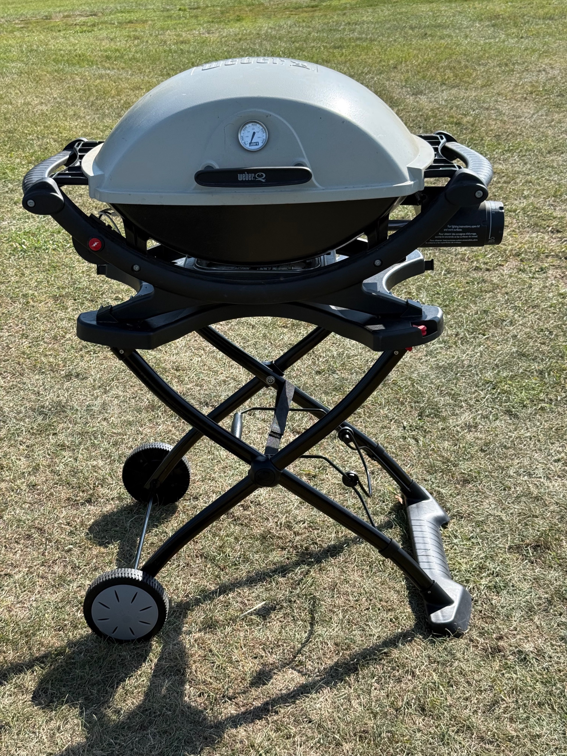 Photo of Weber q220 & stand