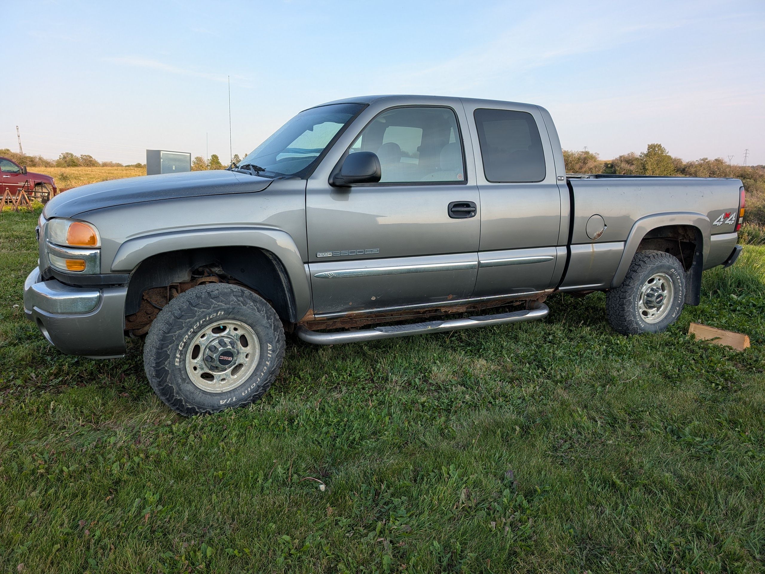 Photo of 2006 GMC 2500HD 6L gas SLE