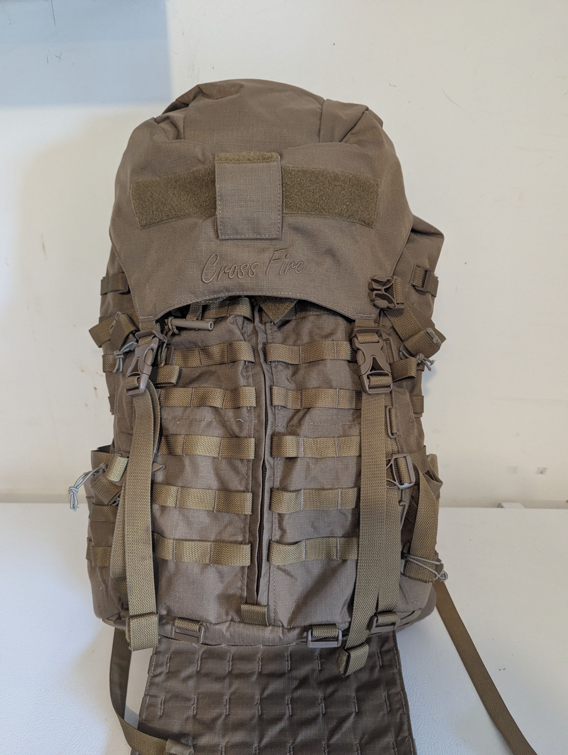 Photo of Crossfire DG3, coyote brown 