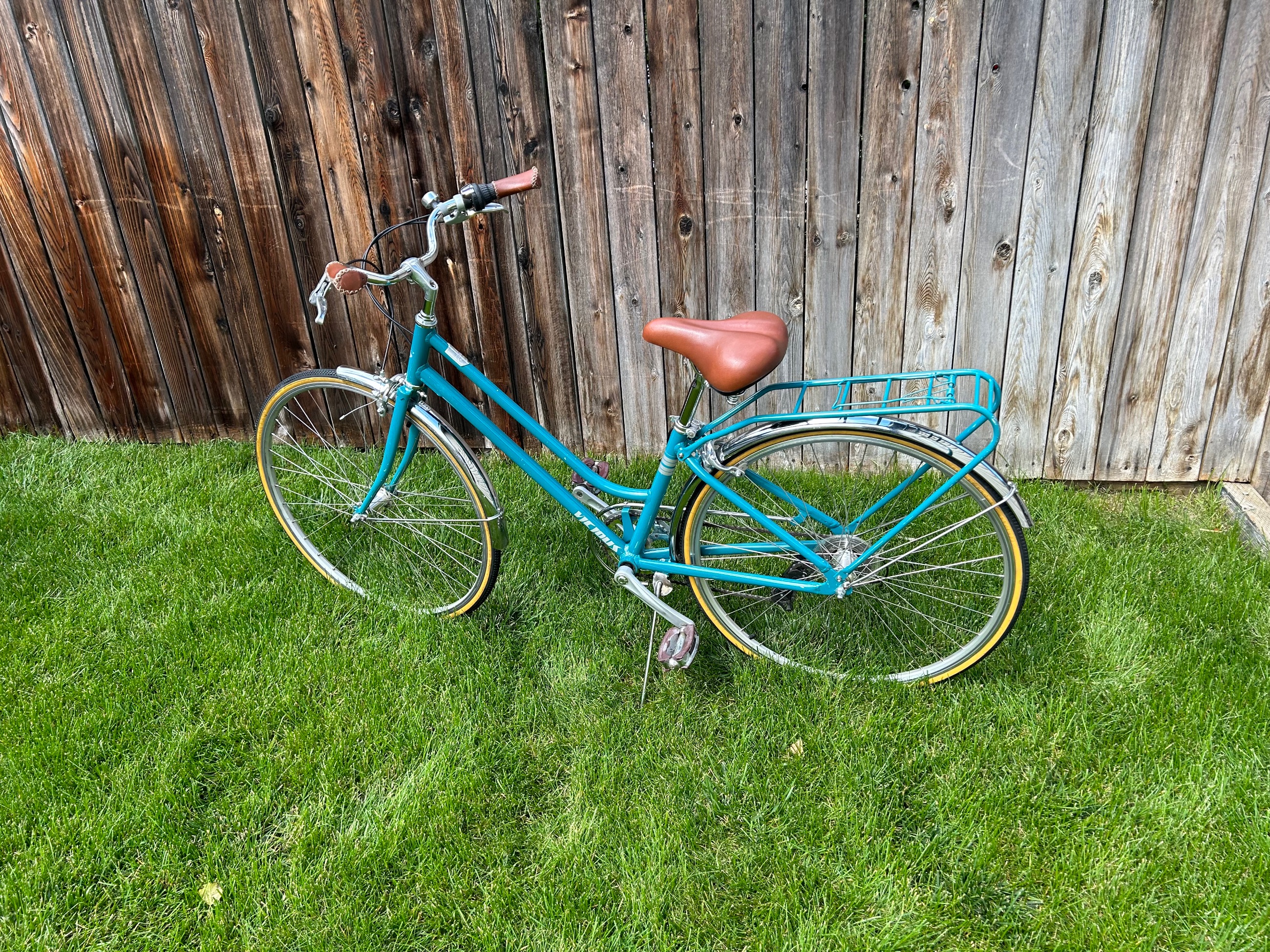 Photo of TOURING BICYCLE
