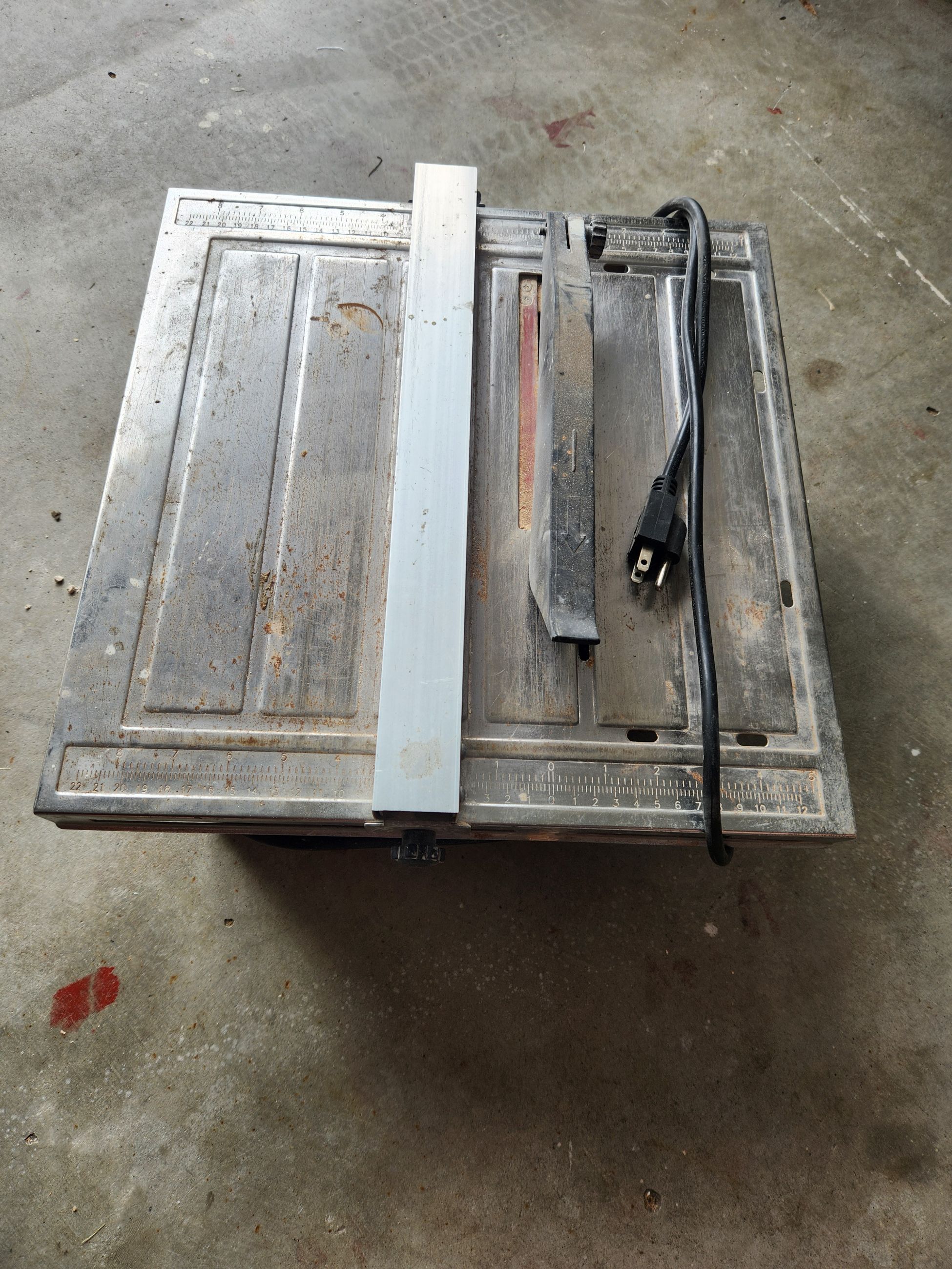 Photo of Tile saw