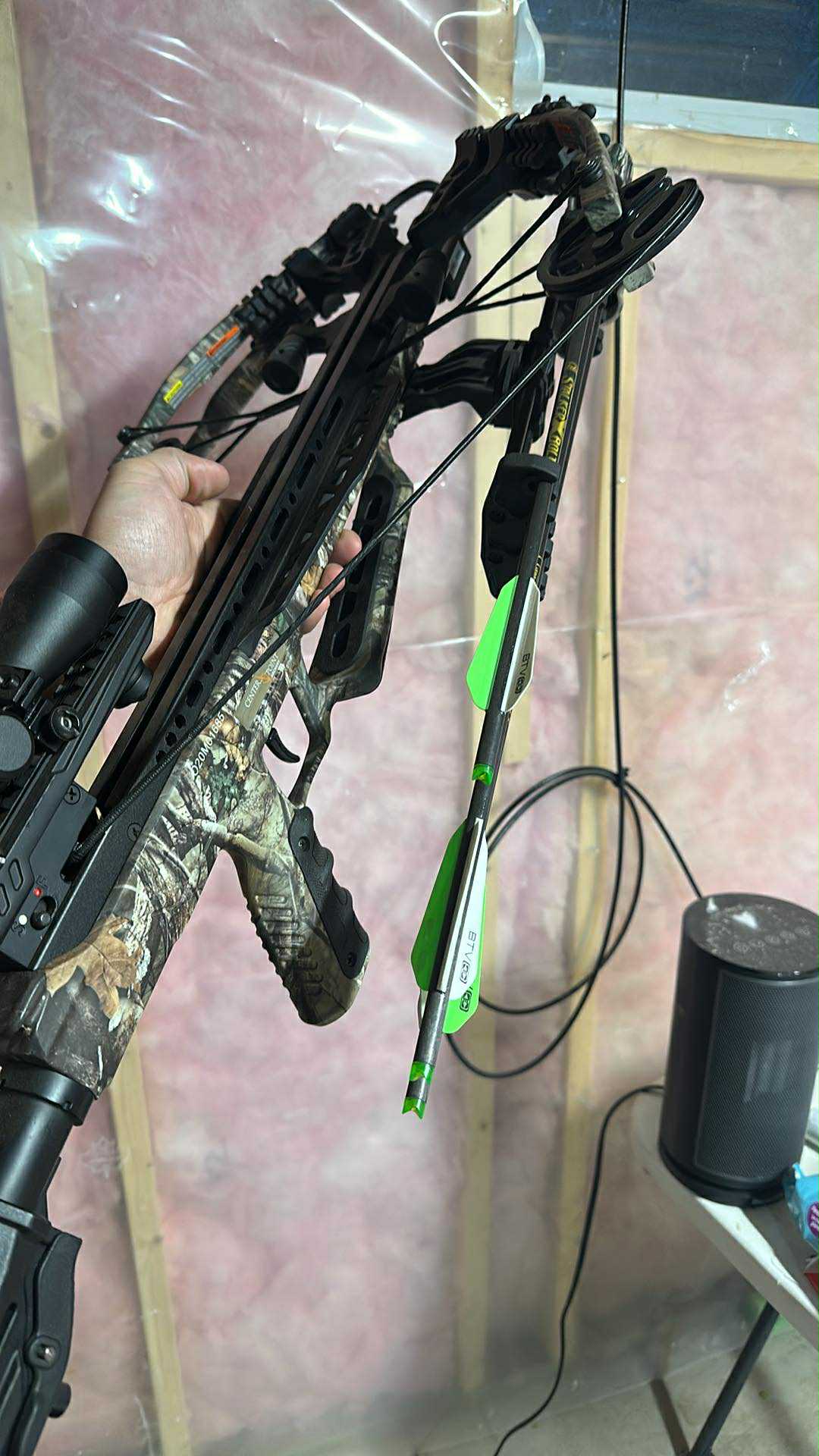 Photo of Centerpoint dagger 390 crossbow