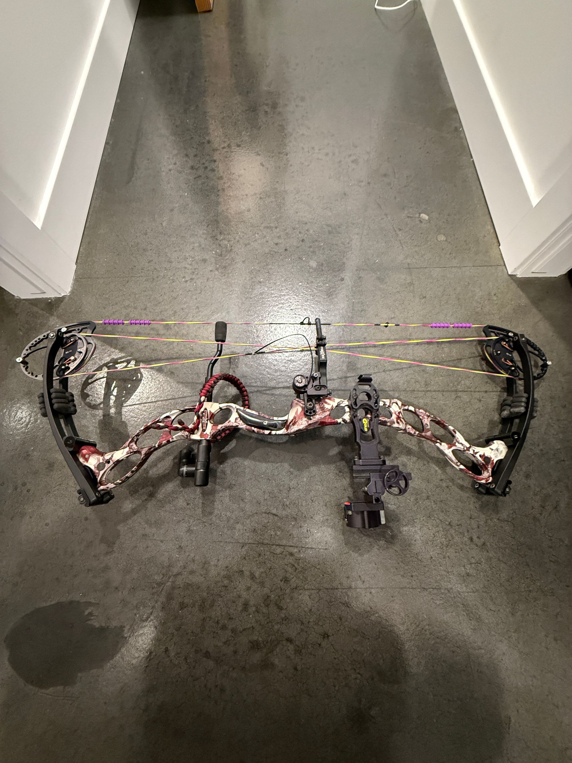 Photo of Moxie Valkyrie Compound Bow